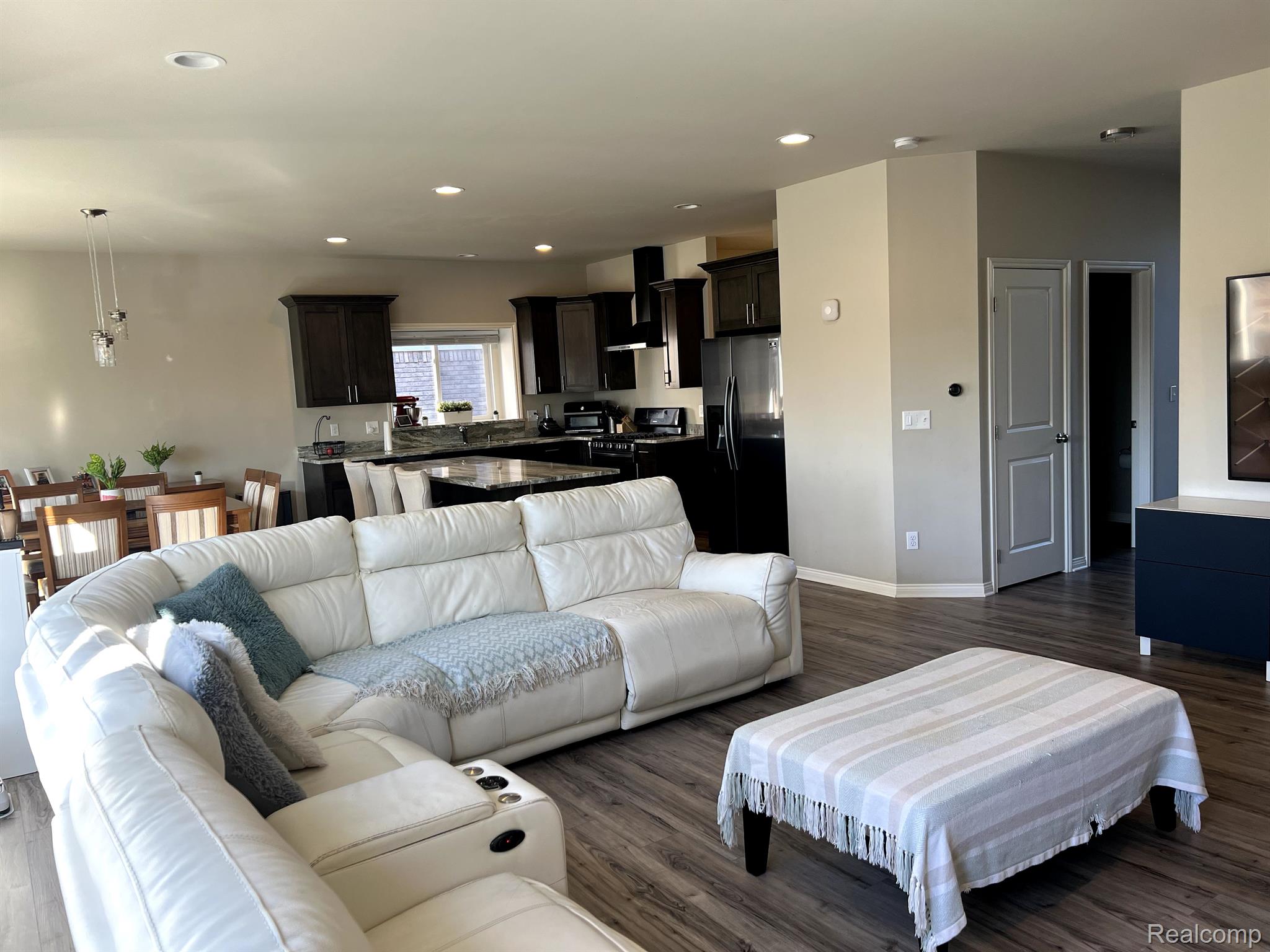 13788 GRANDEUR Avenue