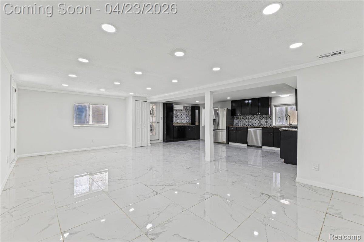 47339 Jefferson Avenue