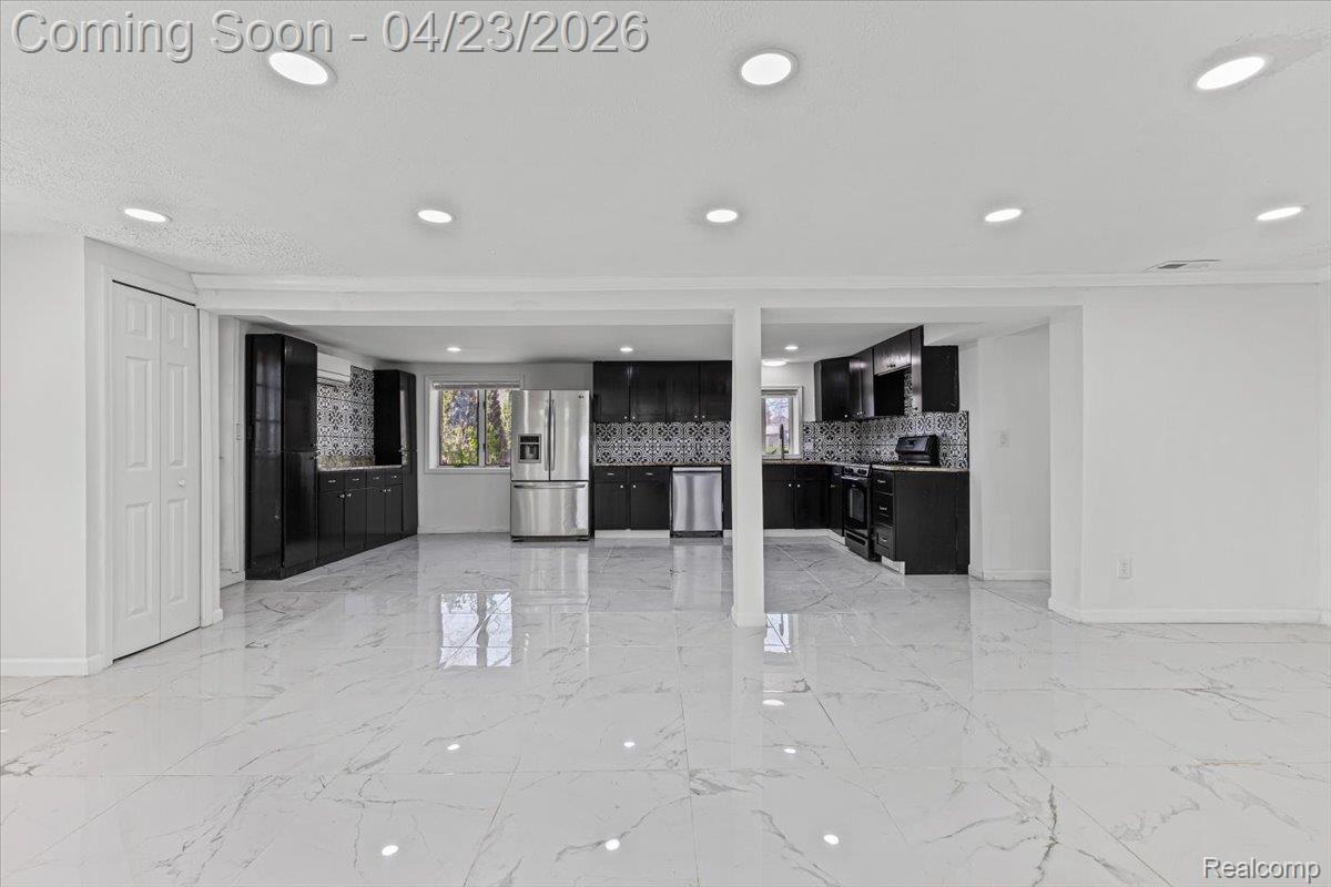 47339 Jefferson Avenue