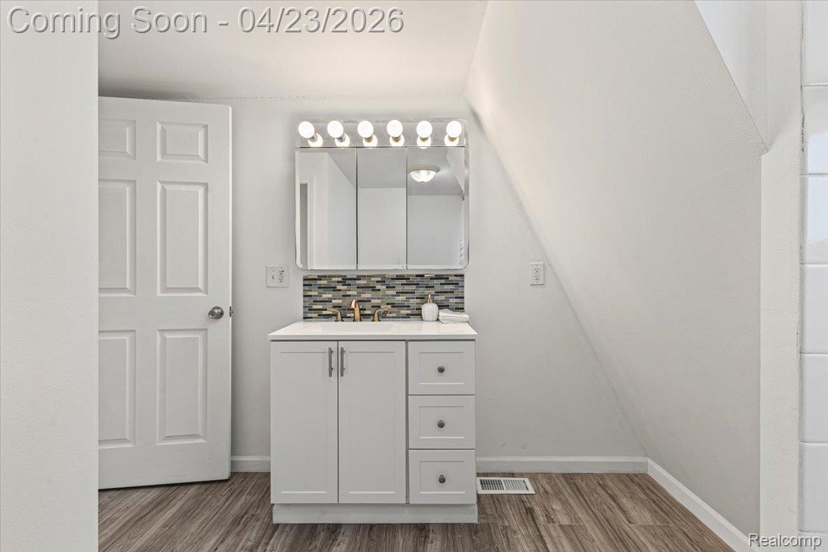 47339 Jefferson Avenue