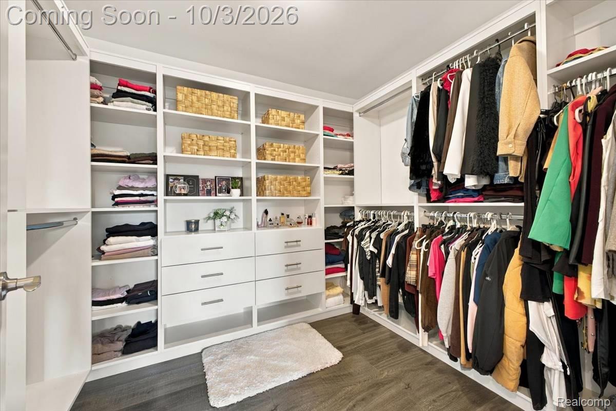 49207 Pond Place Drive Unit: 122