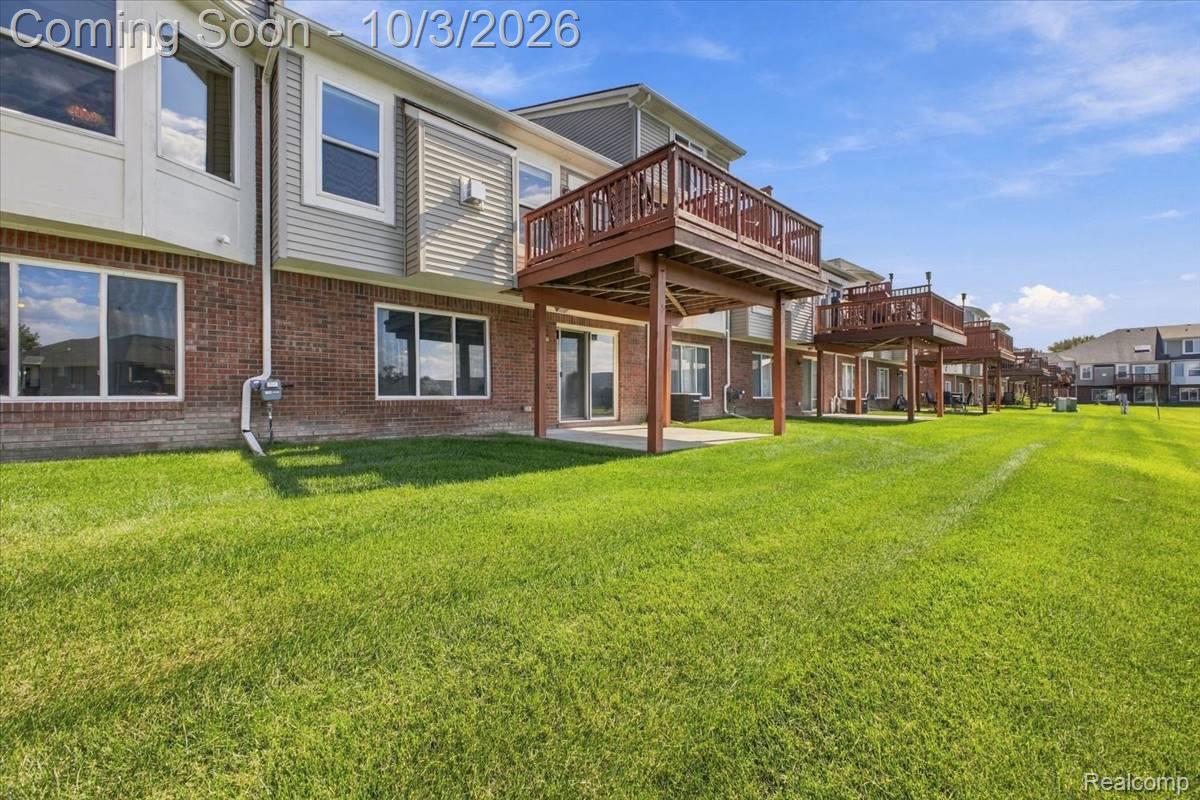 49207 Pond Place Drive Unit: 122