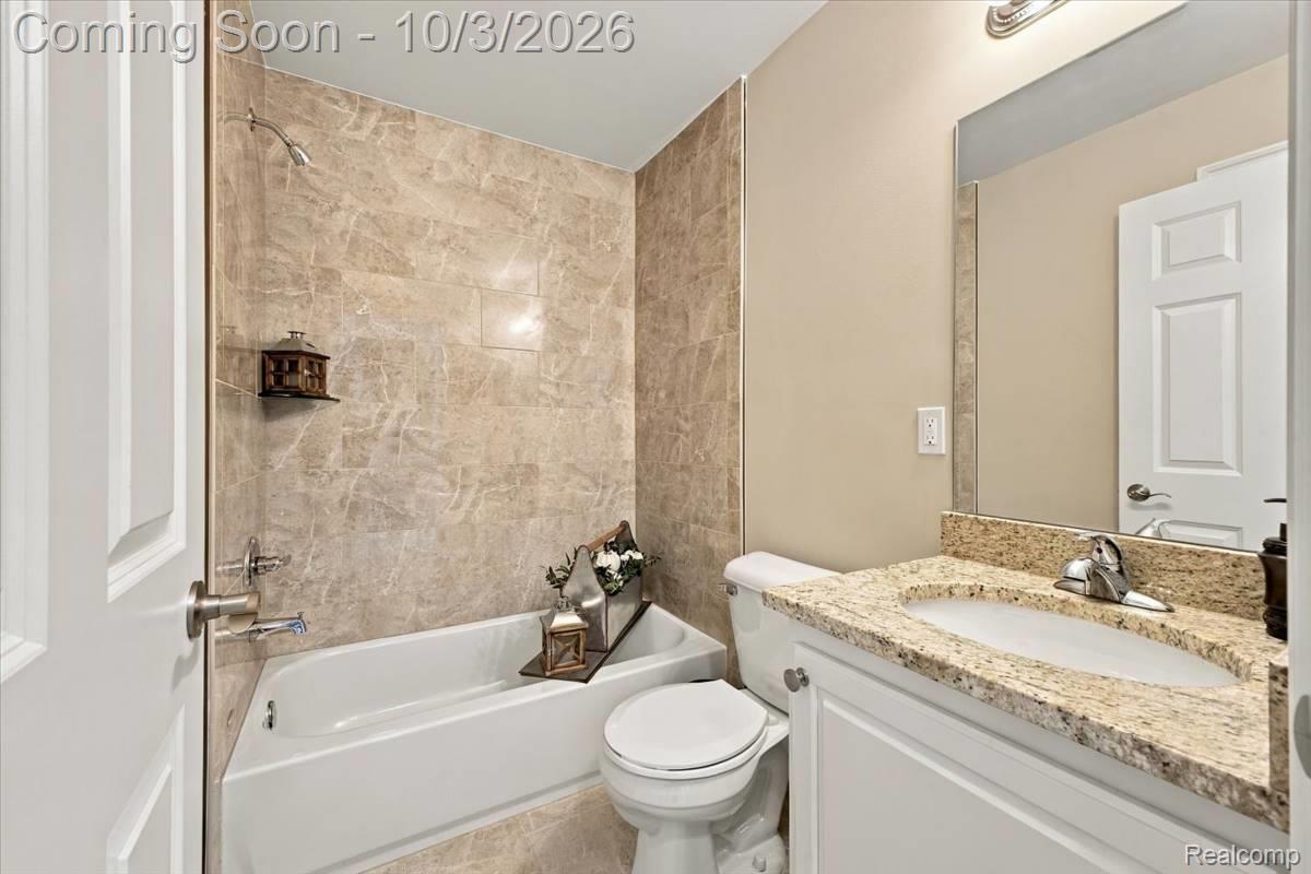 49207 Pond Place Drive Unit: 122