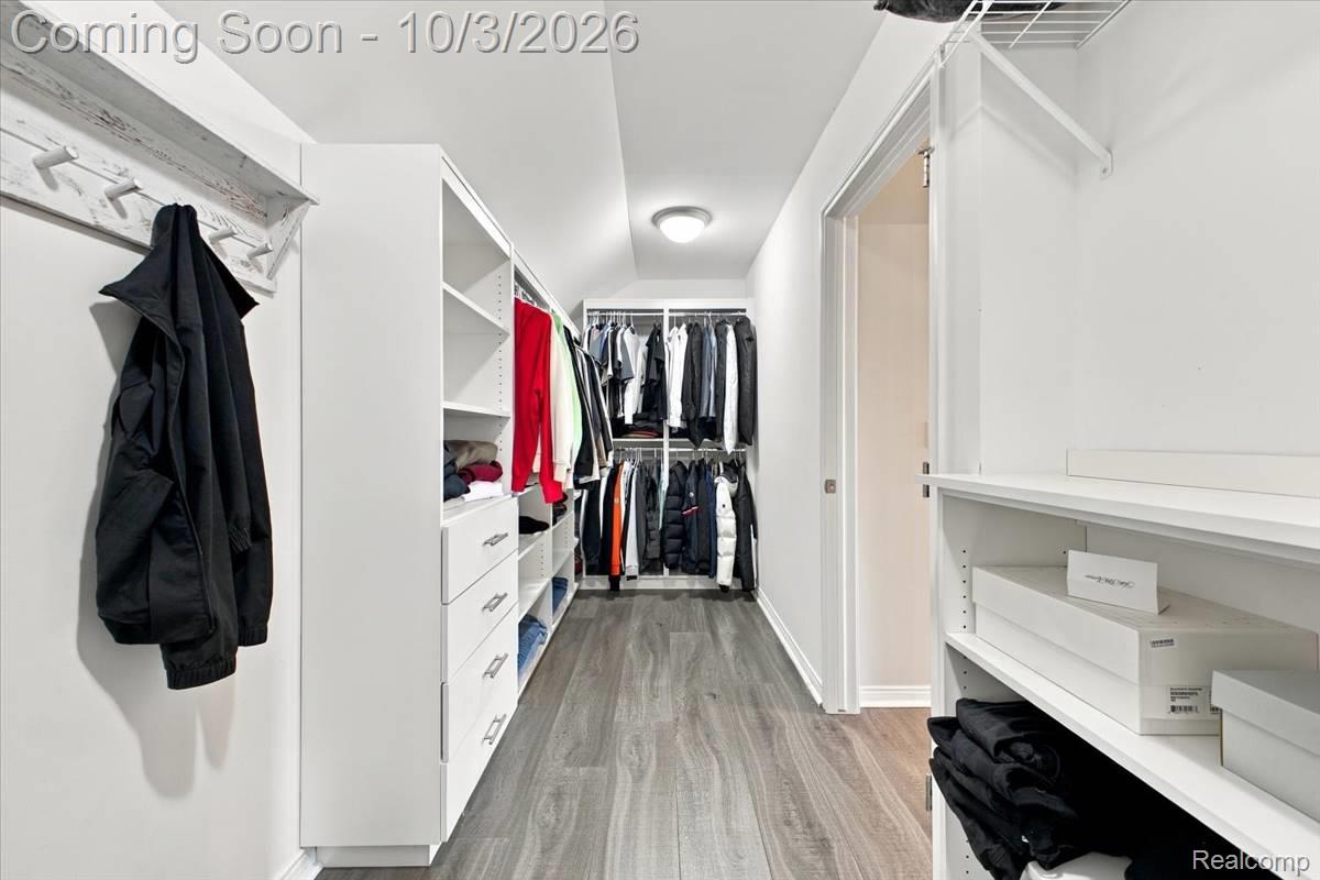 49207 Pond Place Drive Unit: 122