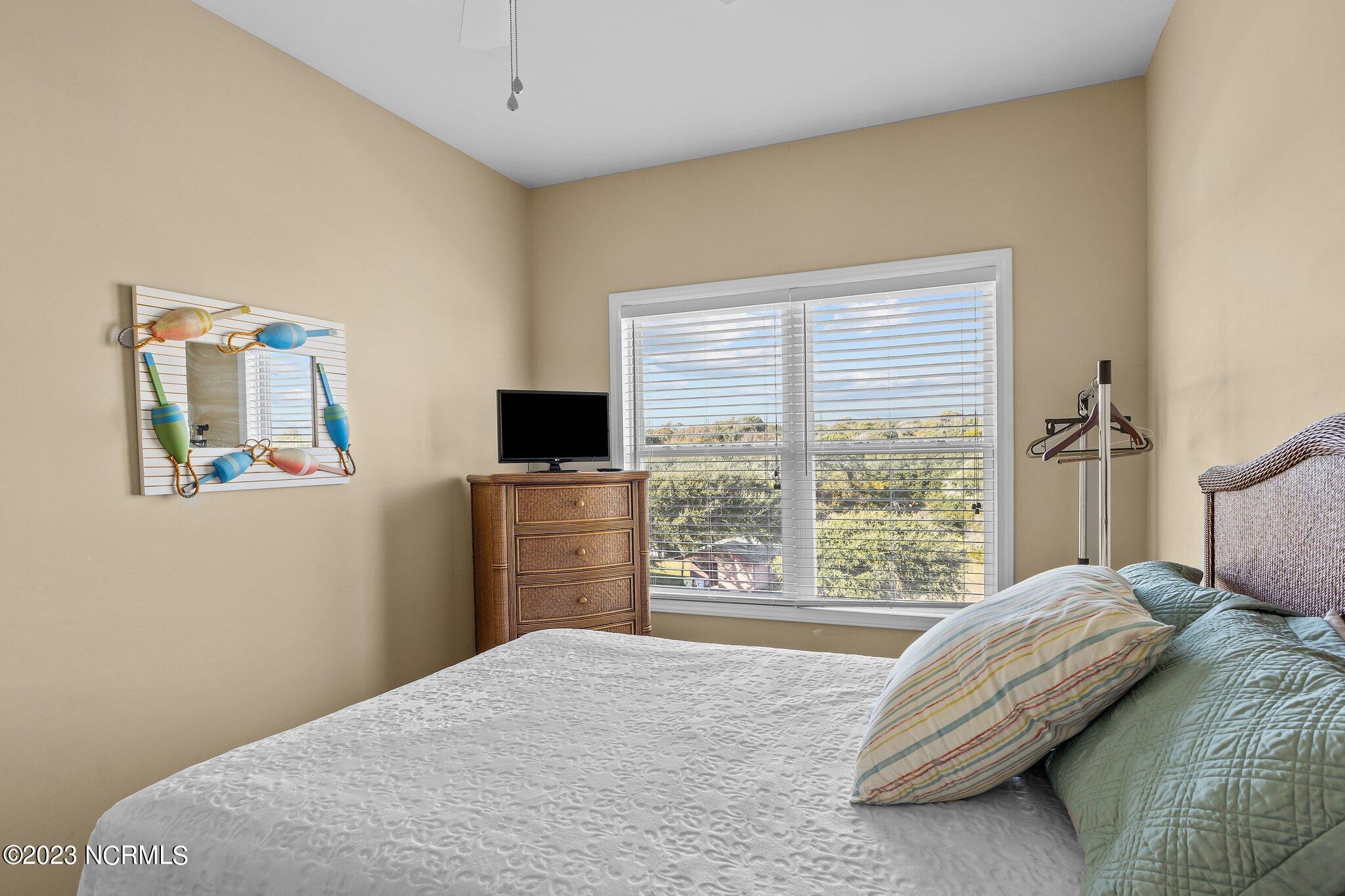 105 Beachwood Drive 1c