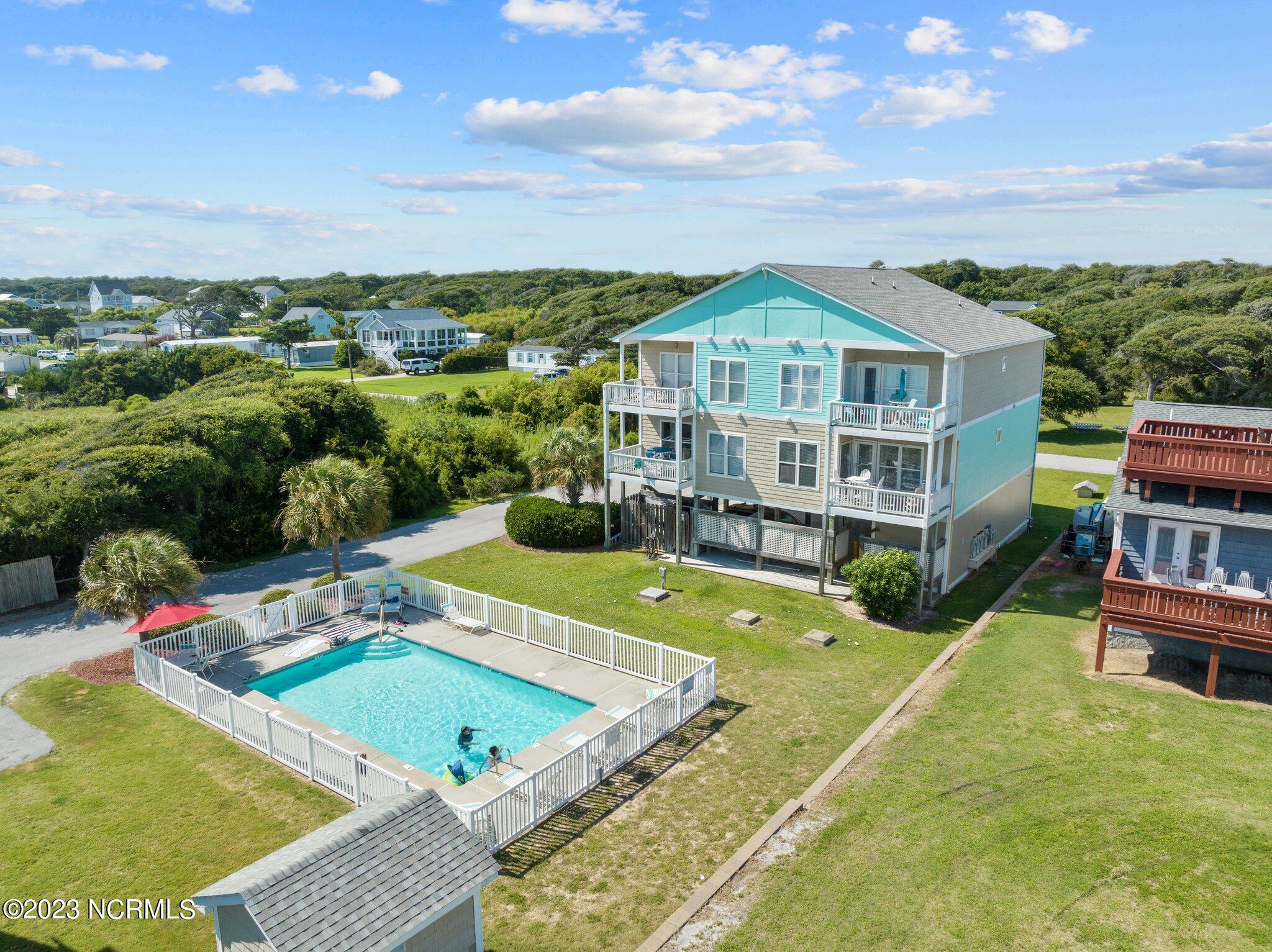 105 Beachwood Drive 1c
