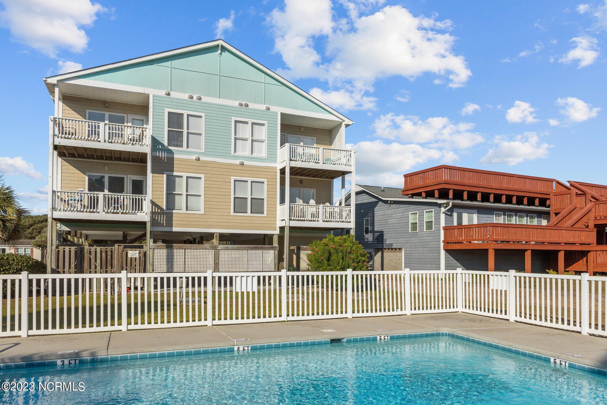 105 Beachwood Drive 1c