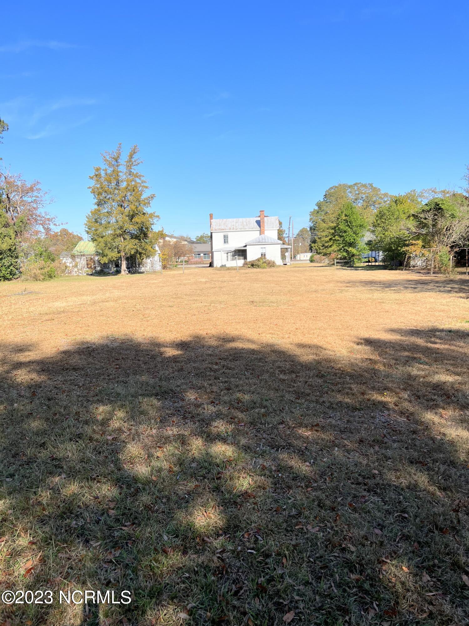 401 W Railroad Street