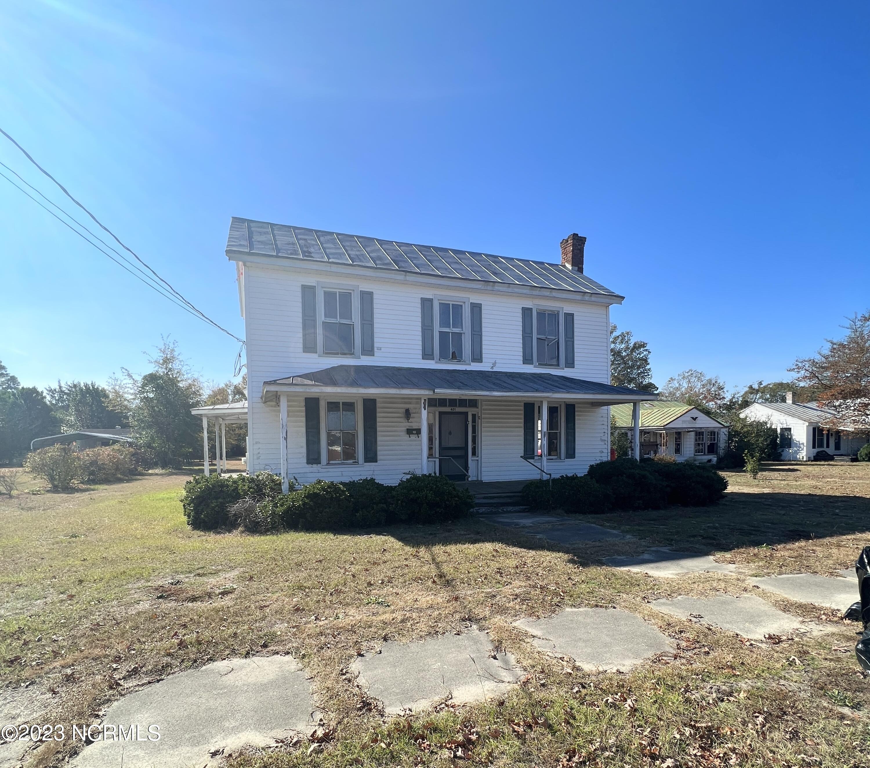 401 W Railroad Street
