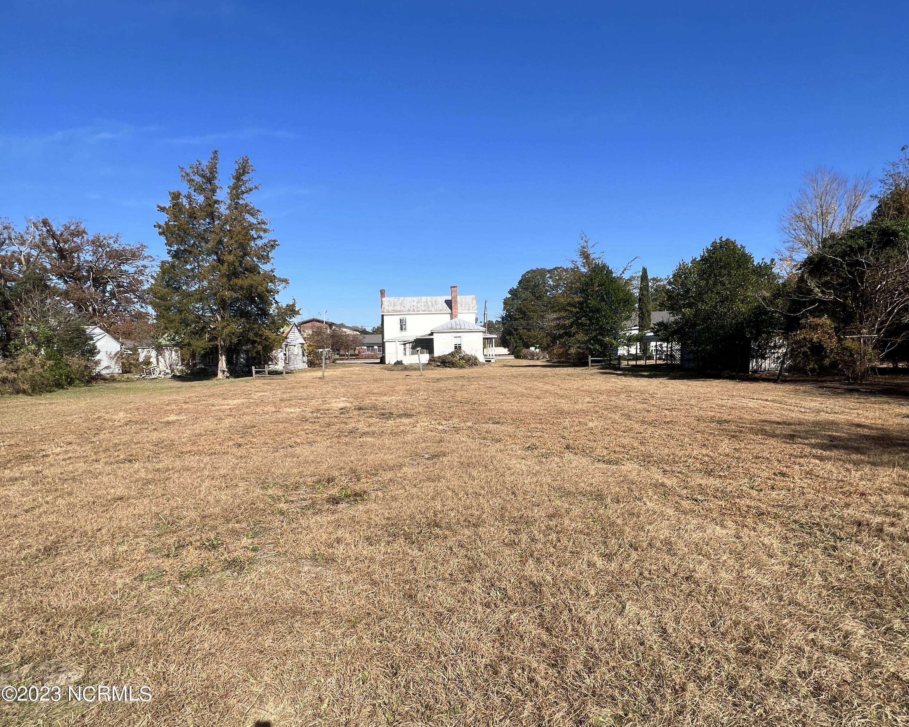 401 W Railroad Street