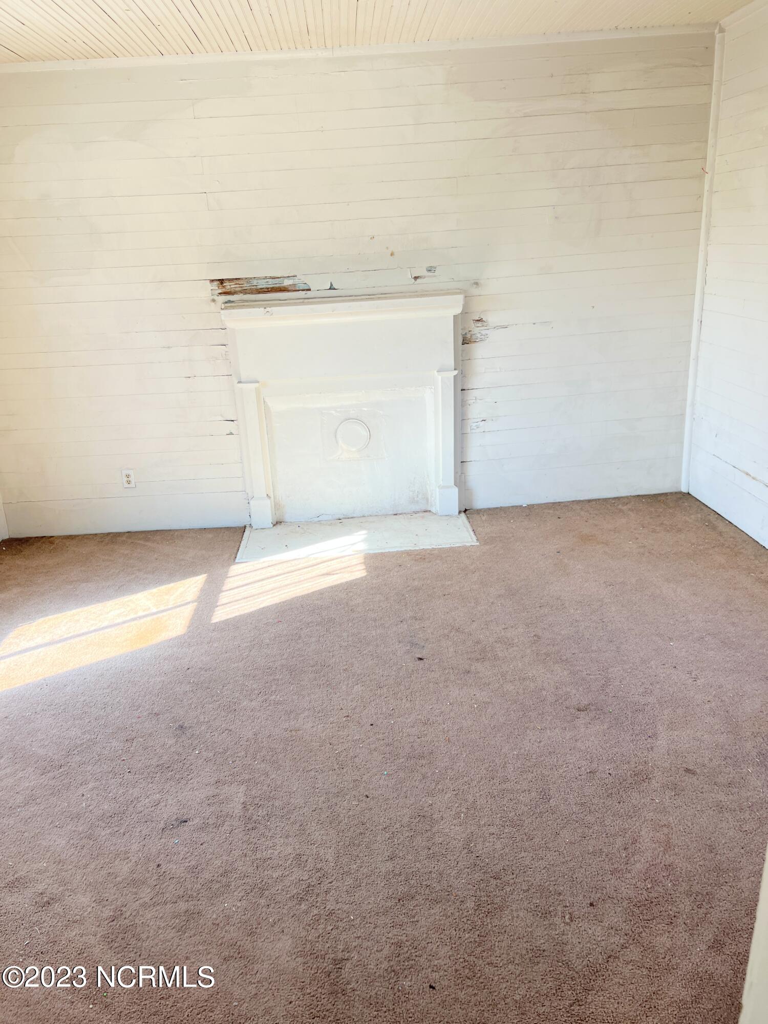 401 W Railroad Street