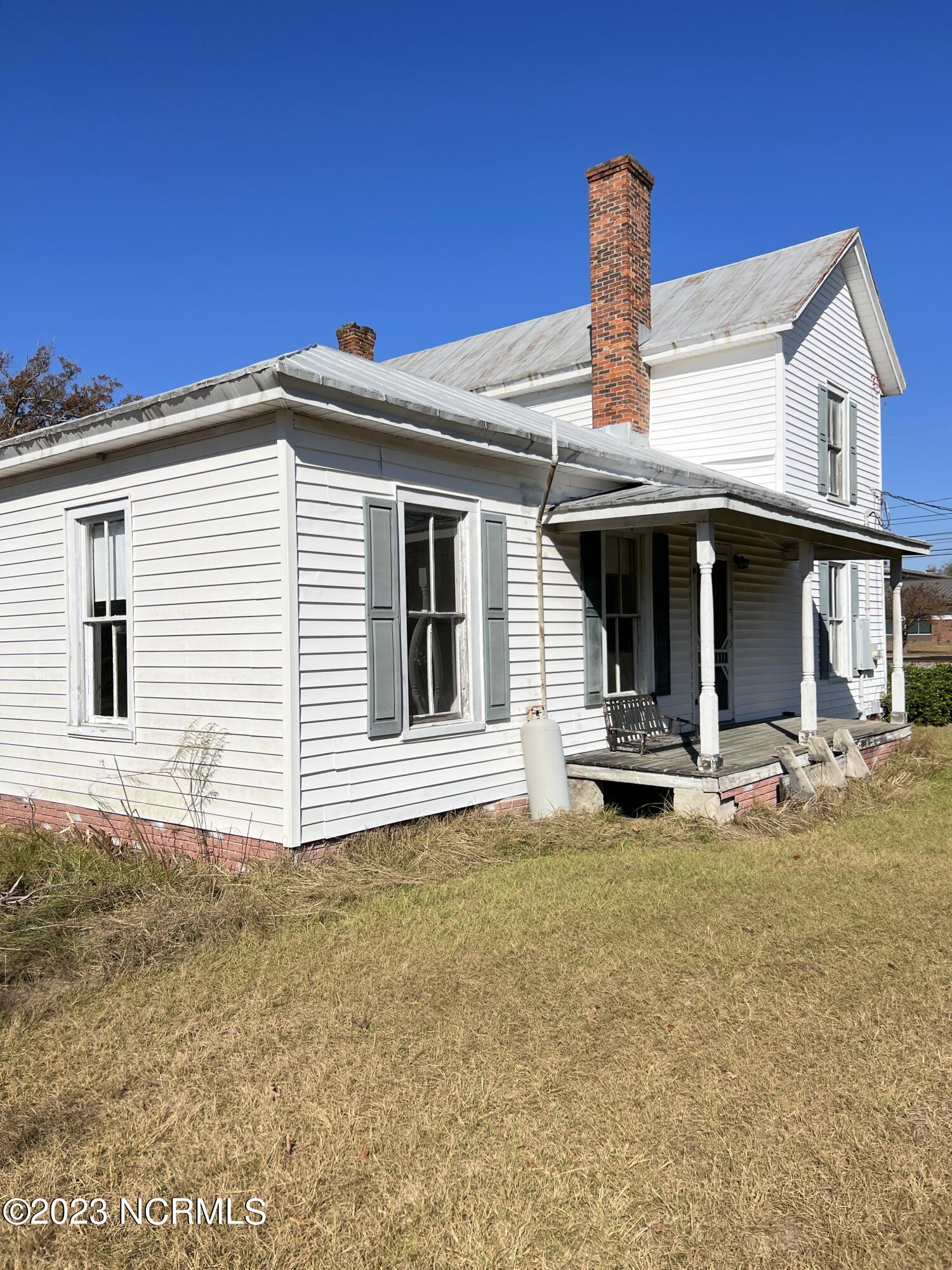 401 W Railroad Street