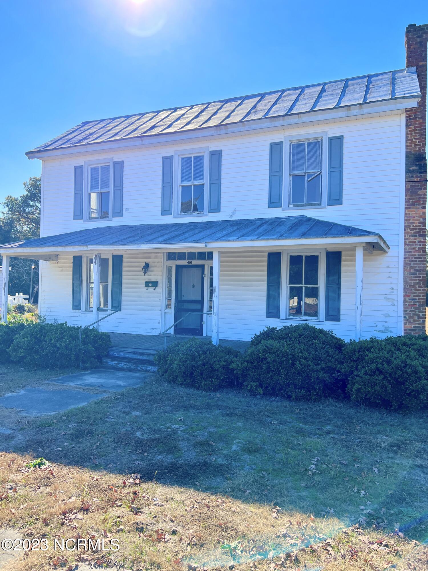 401 W Railroad Street