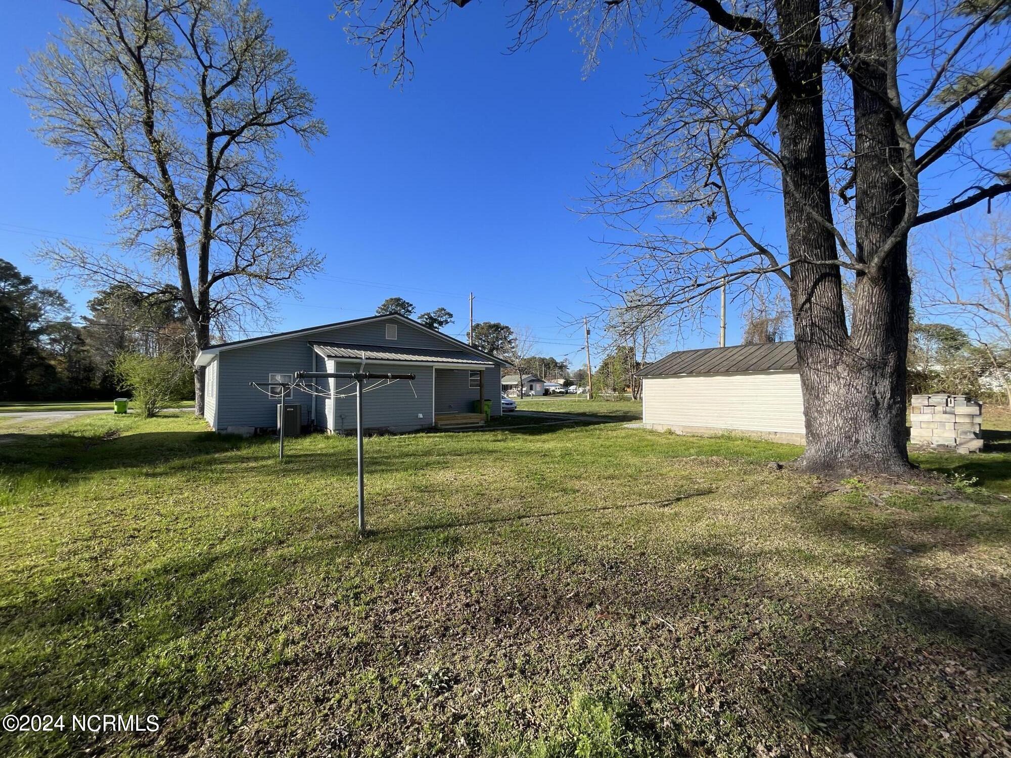 407 E Grantham Road