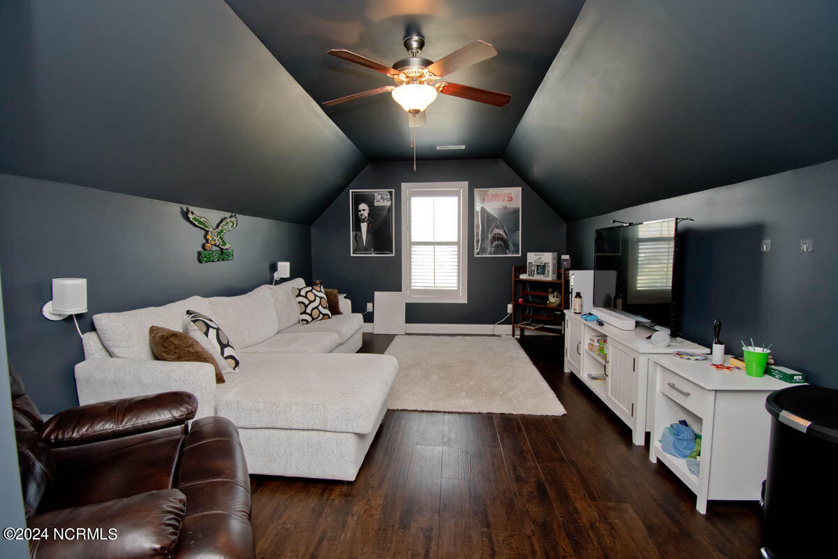 203 Bluewater Cove