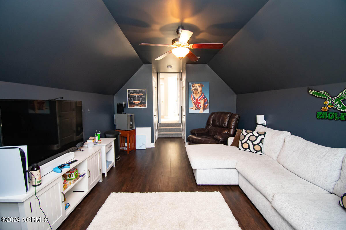 203 Bluewater Cove