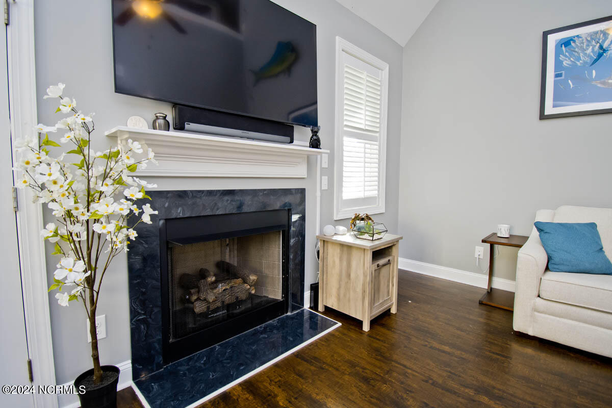 203 Bluewater Cove
