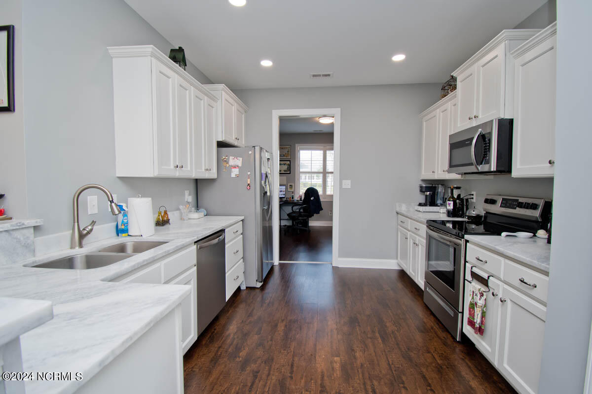 203 Bluewater Cove