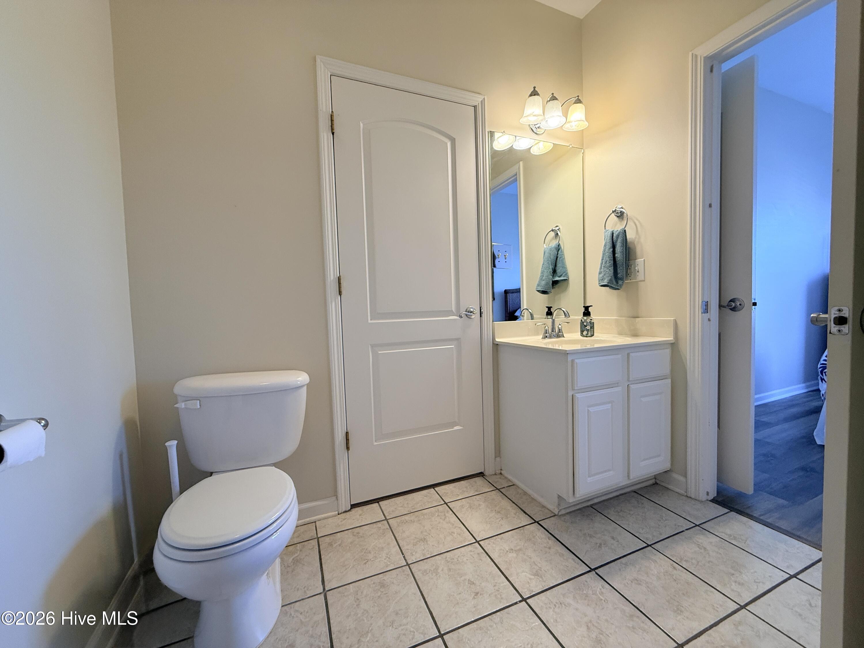 105 Beachwood Drive 1c