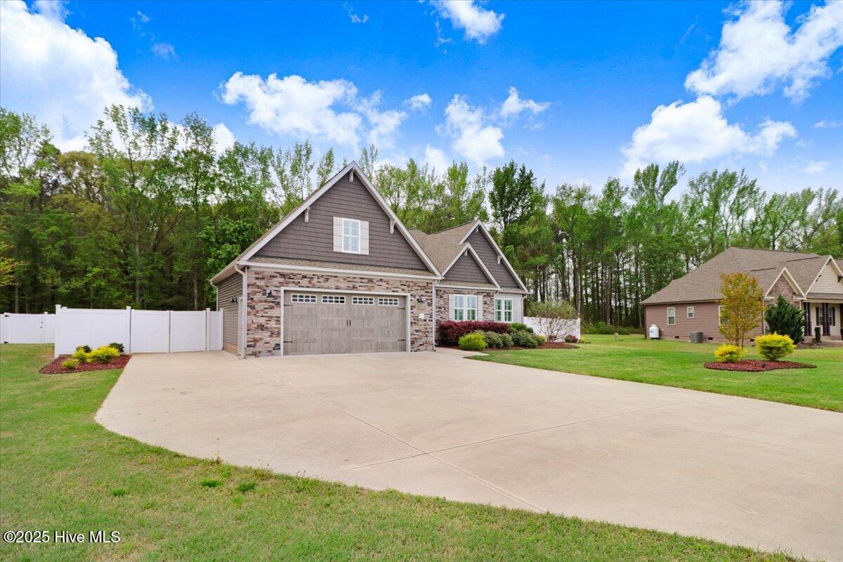 102 Apple Tree Lane