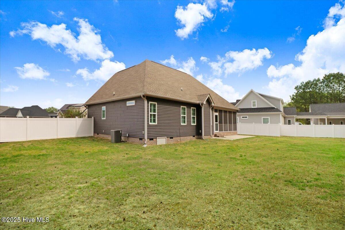 102 Apple Tree Lane