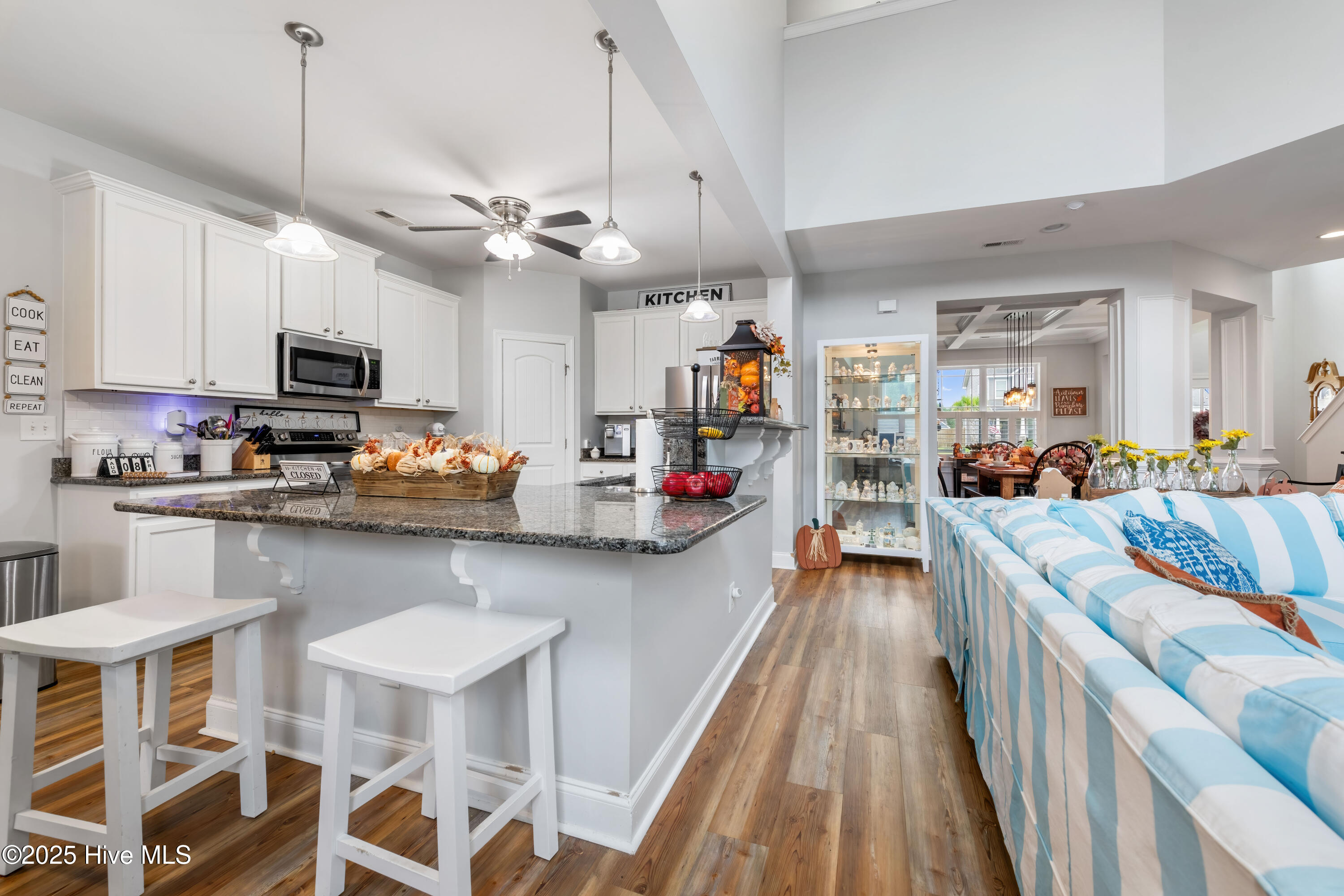 311 Catamaran Road