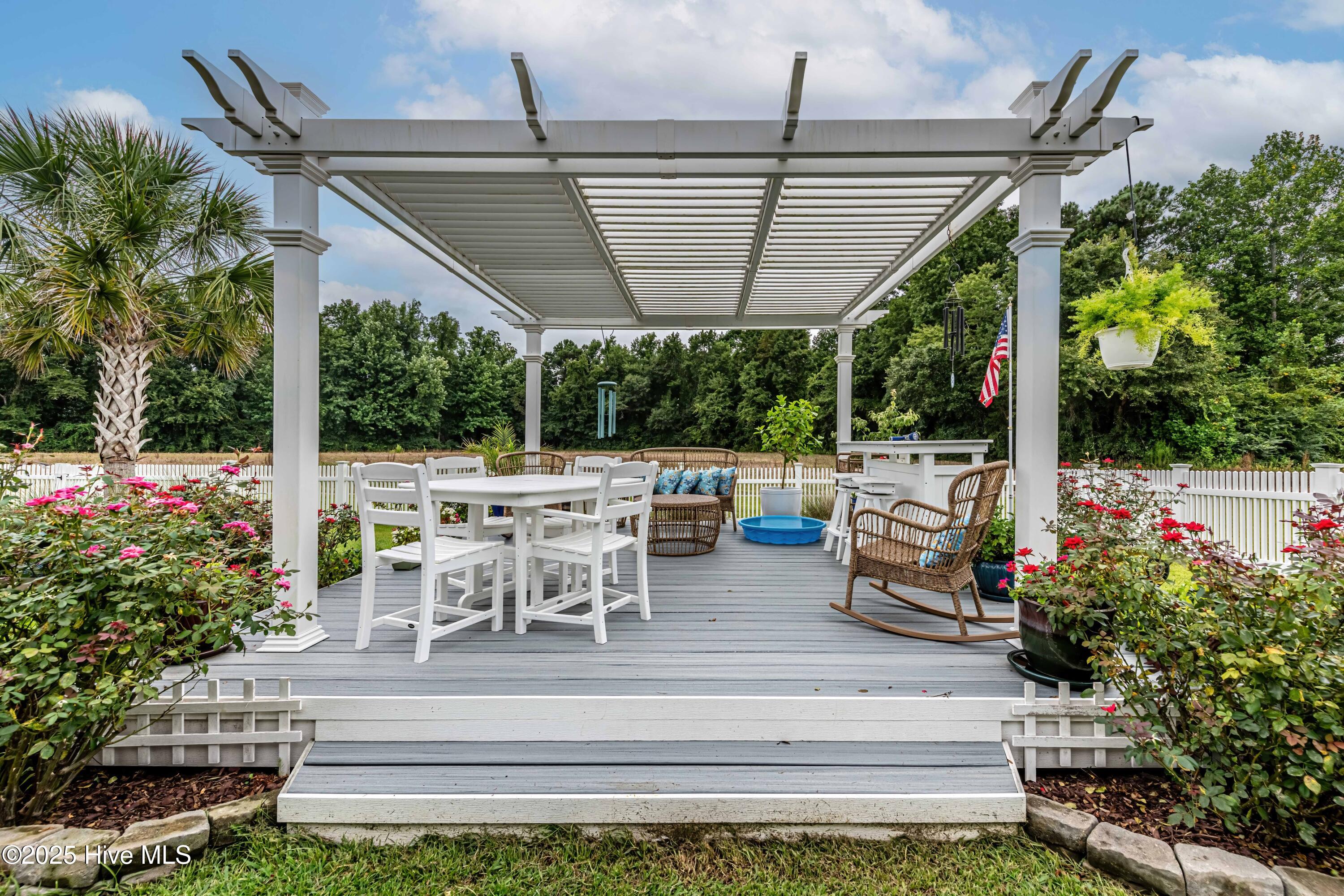 311 Catamaran Road