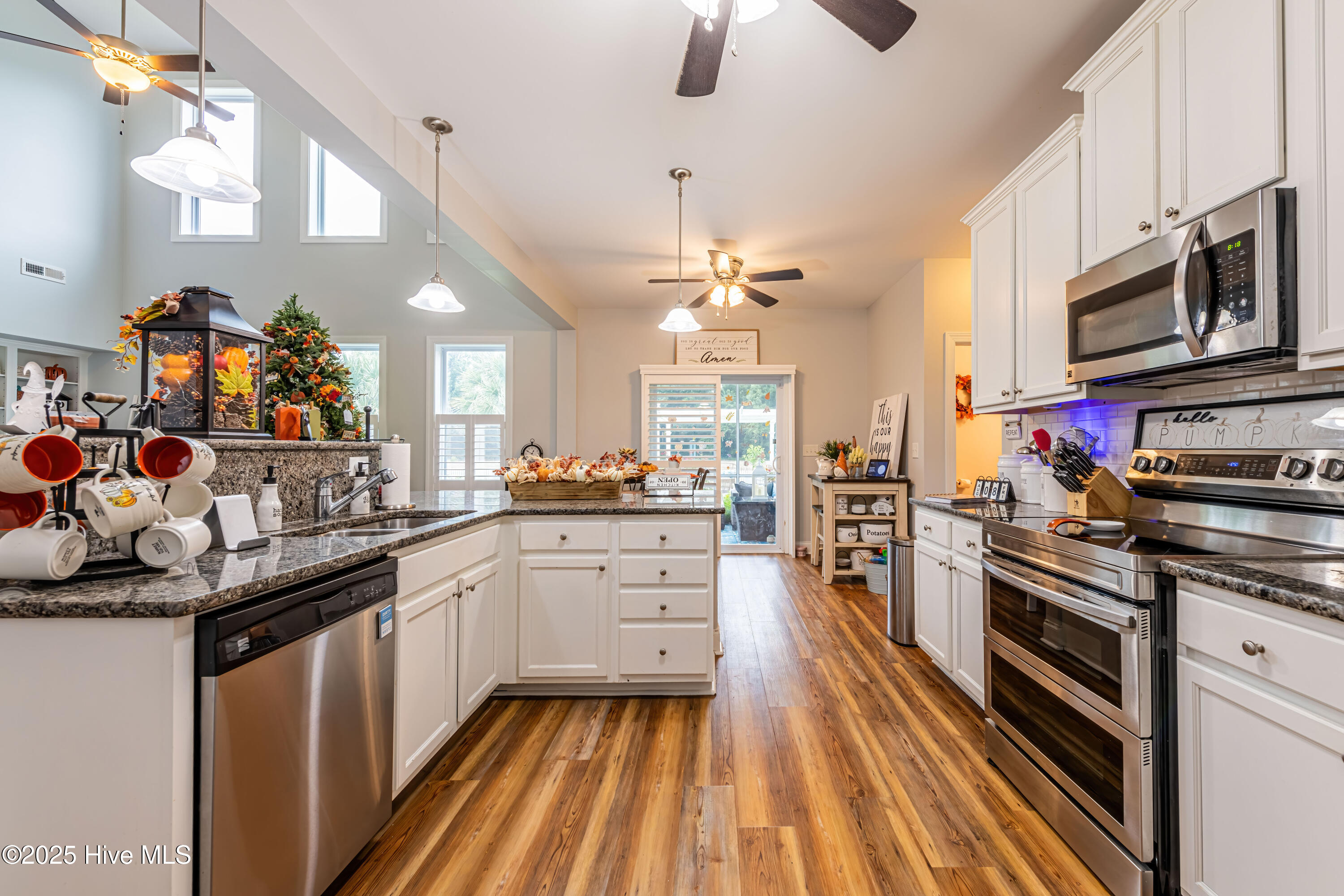 311 Catamaran Road