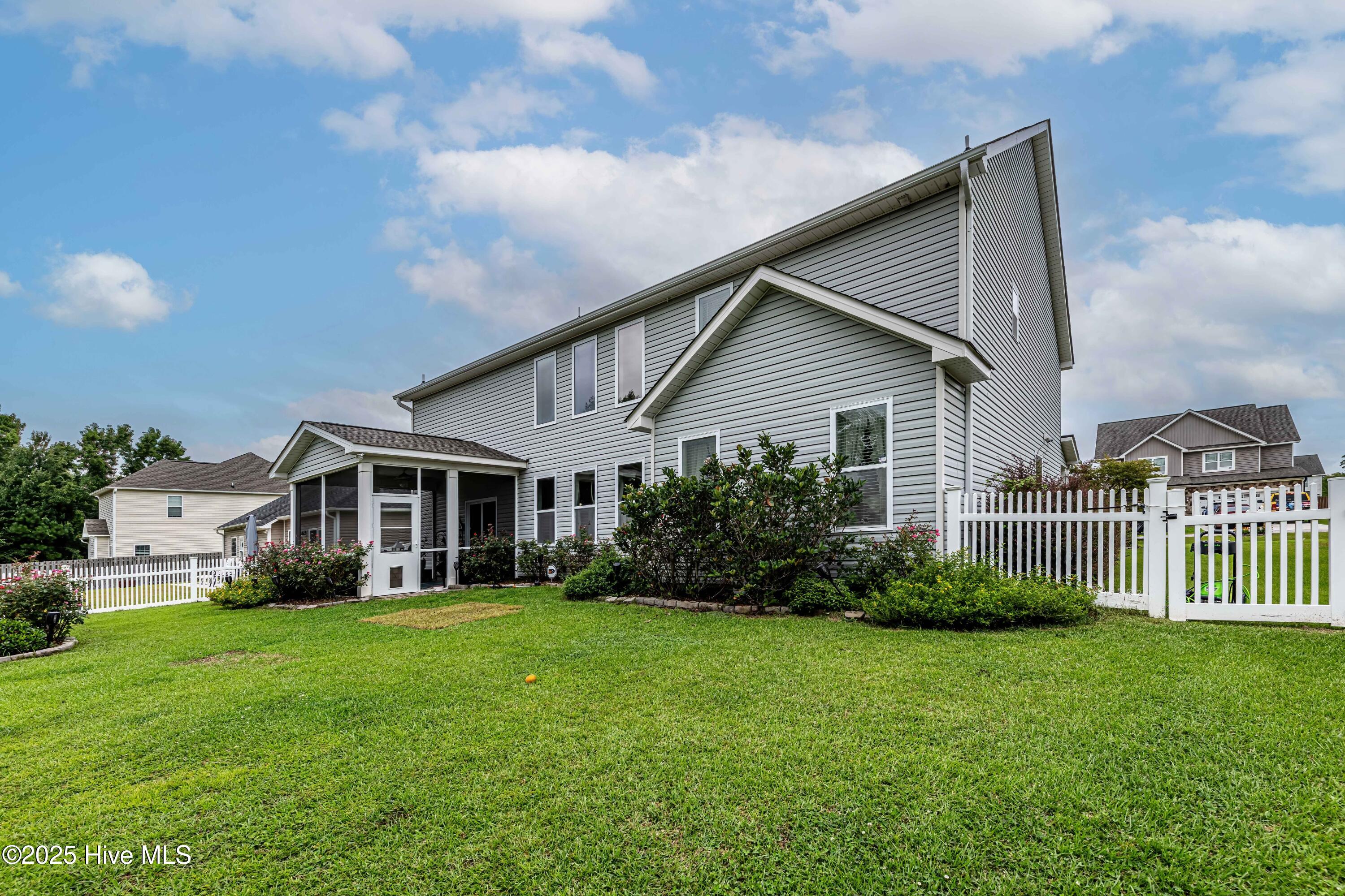 311 Catamaran Road