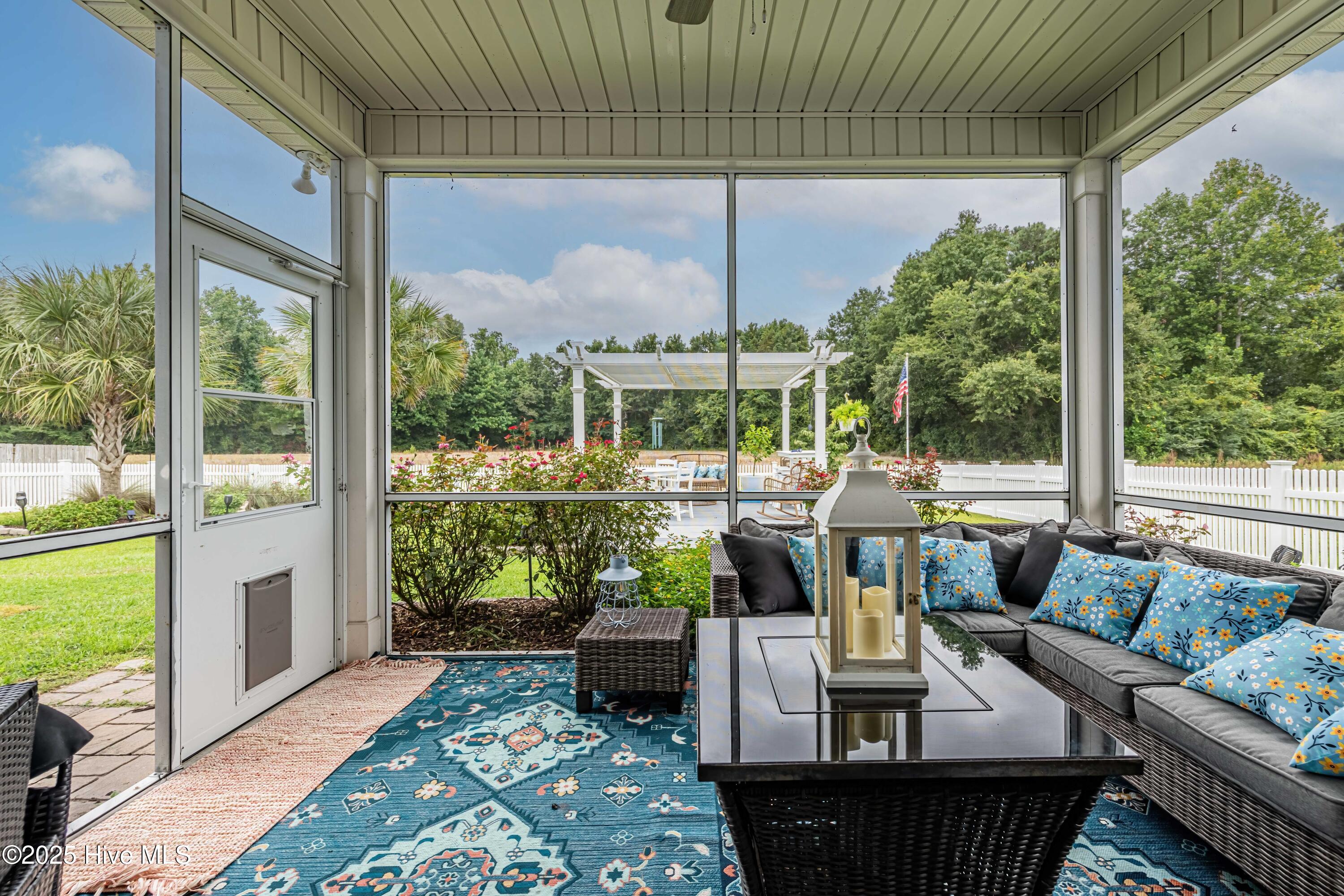 311 Catamaran Road