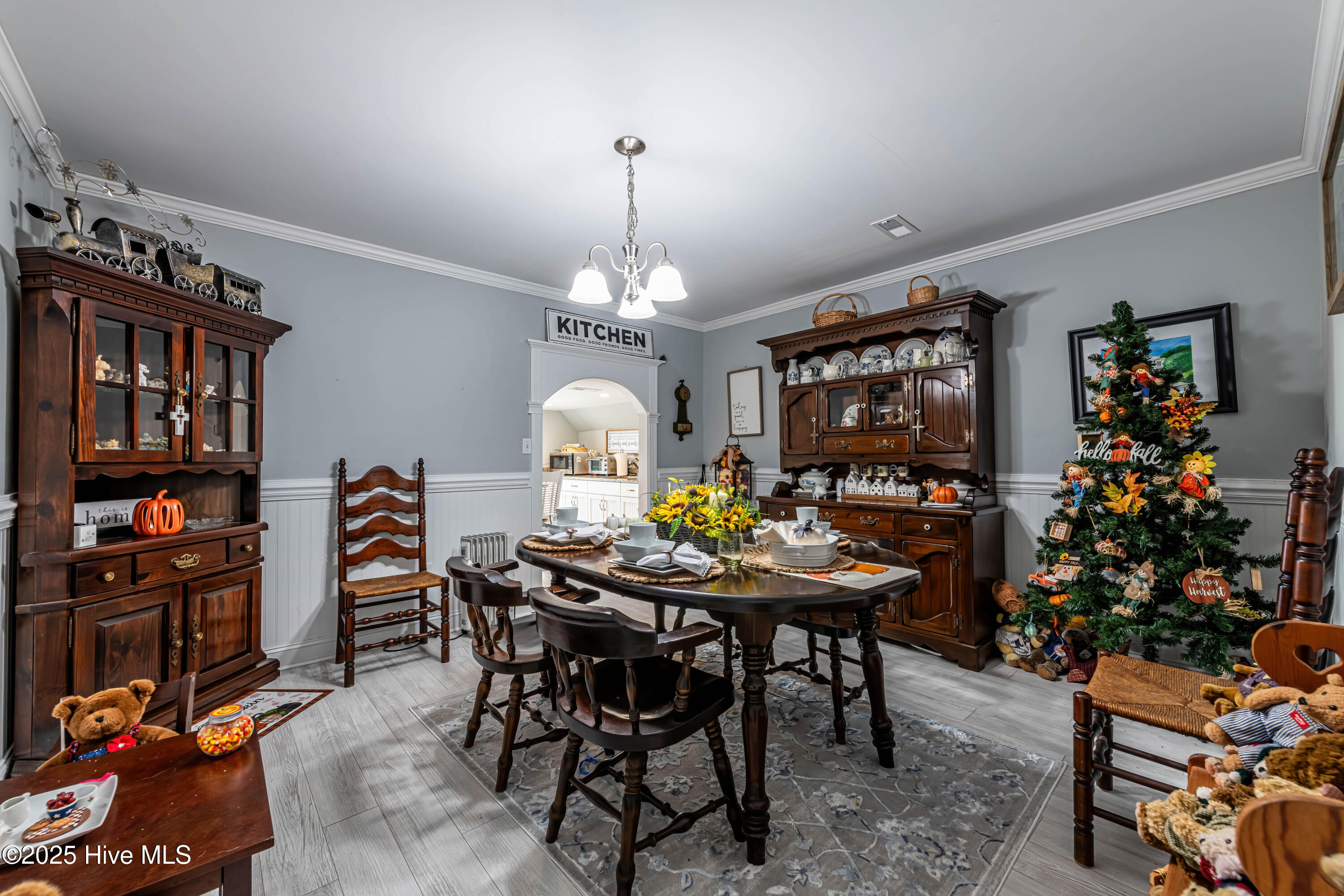 311 Catamaran Road