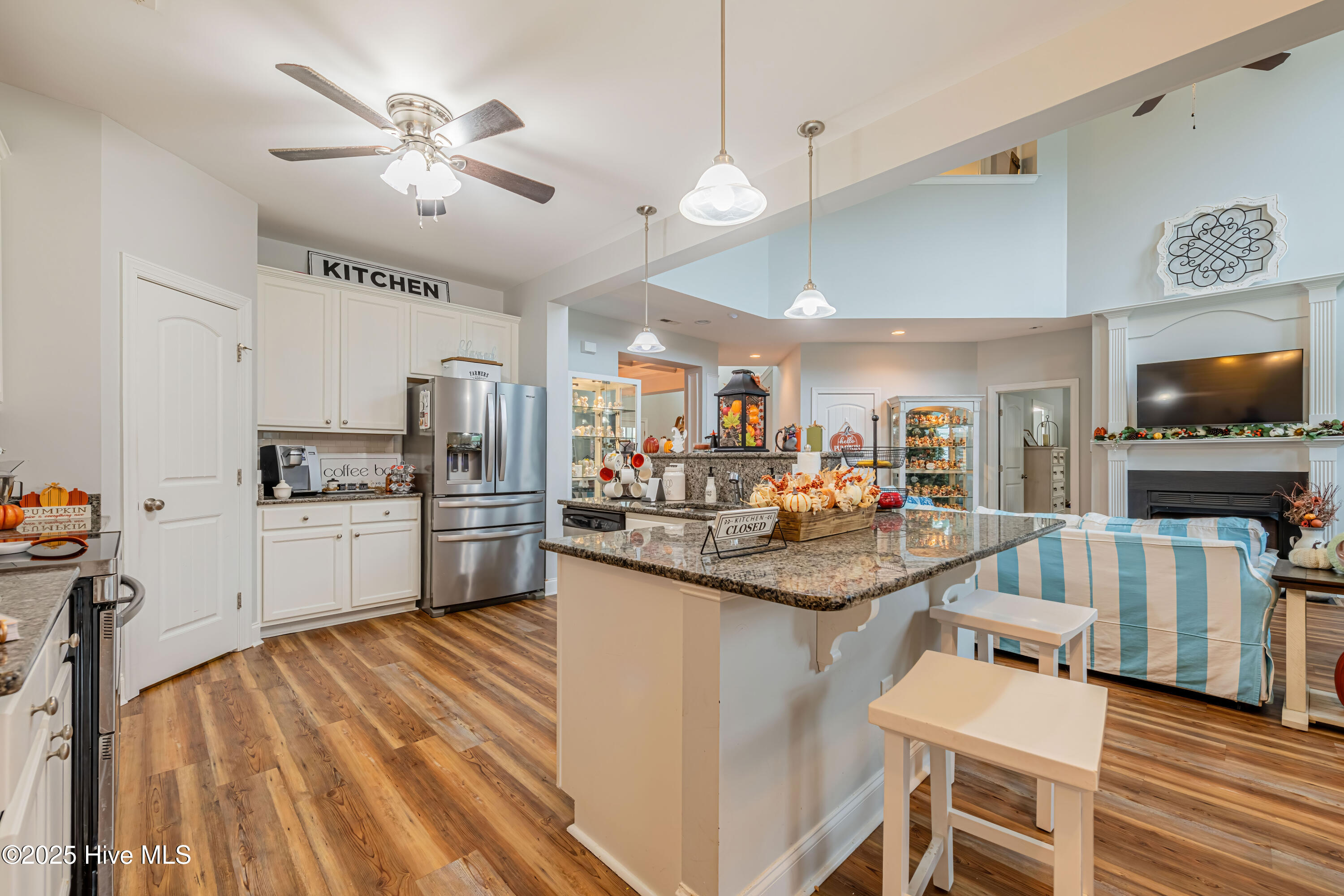 311 Catamaran Road