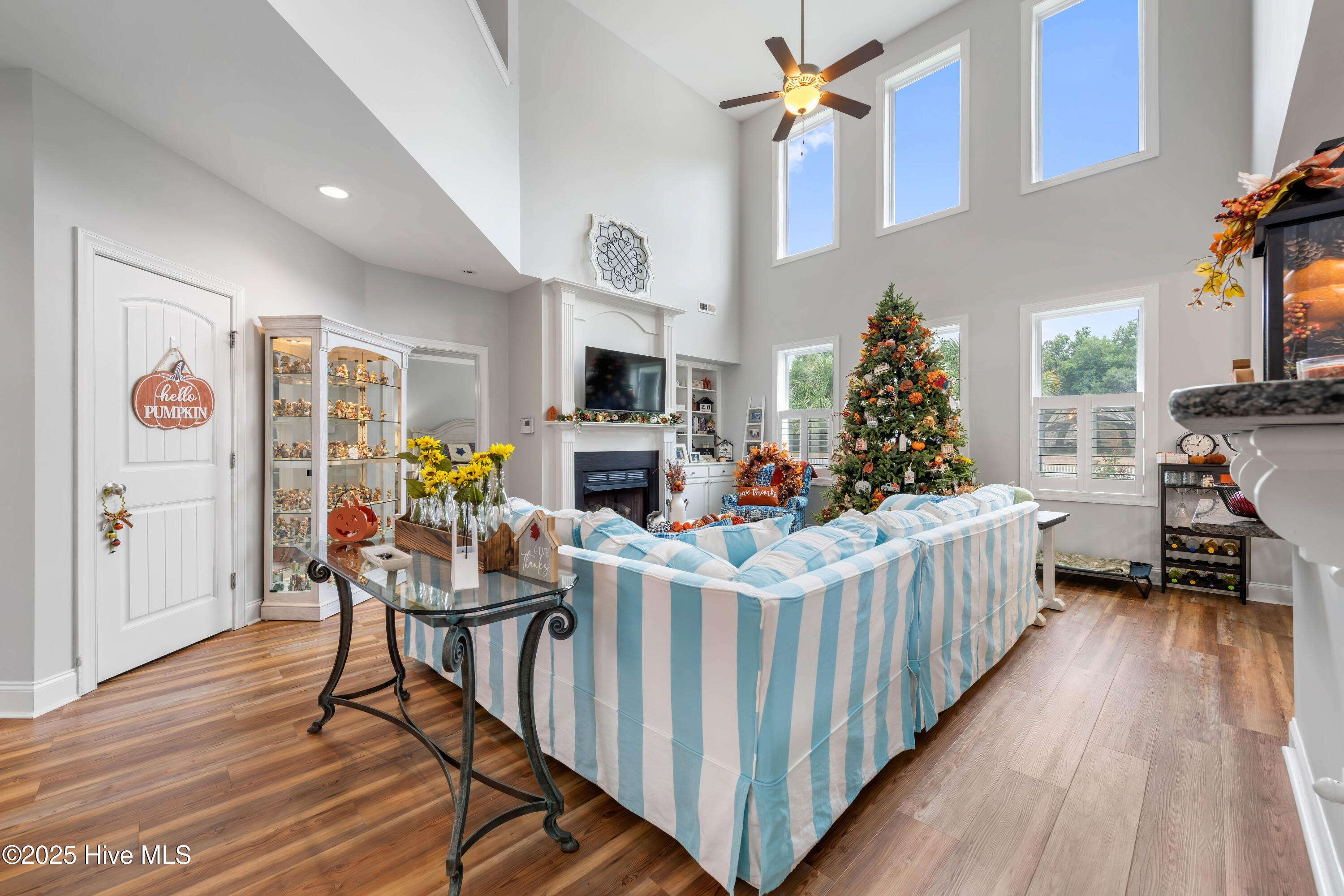 311 Catamaran Road