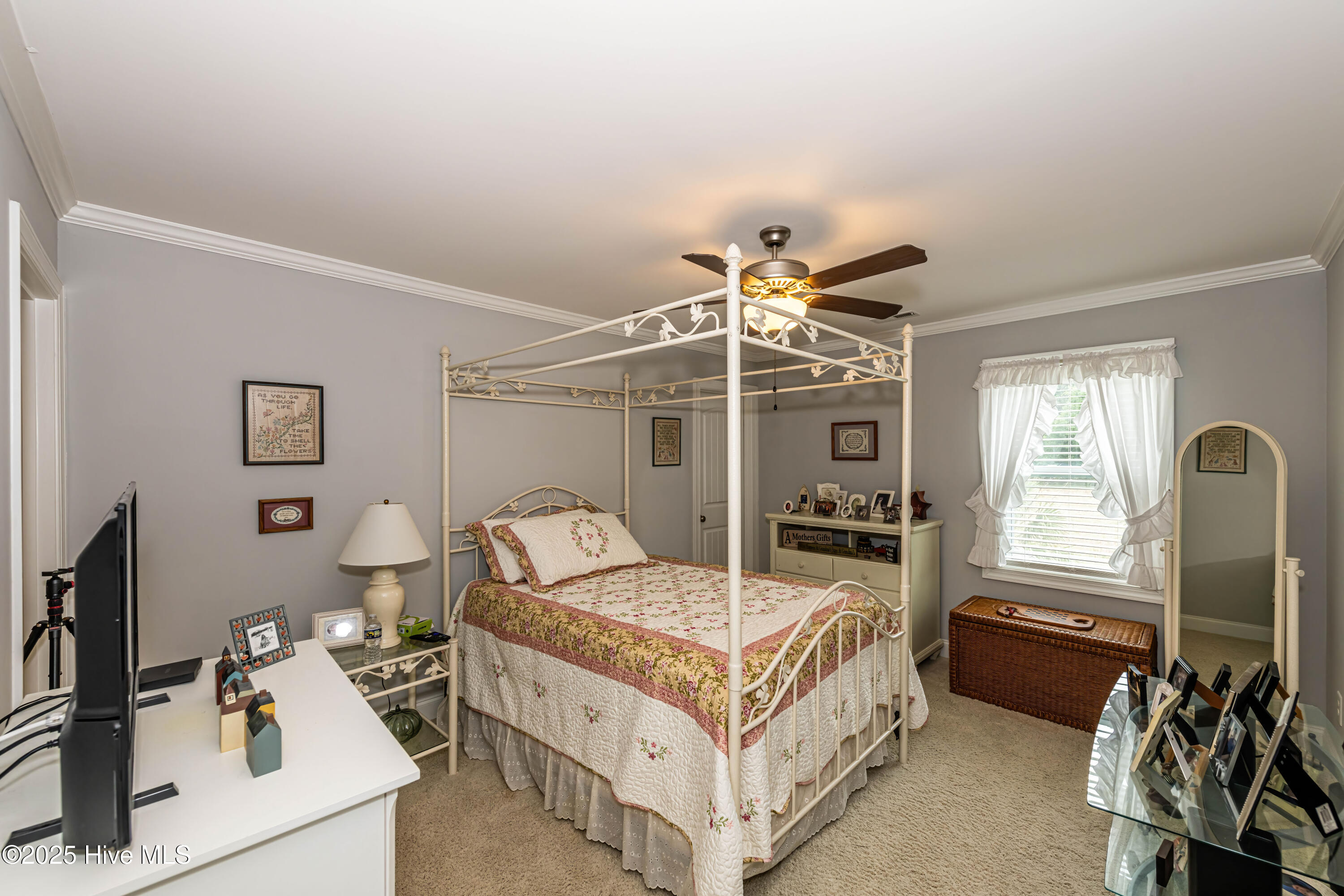 311 Catamaran Road