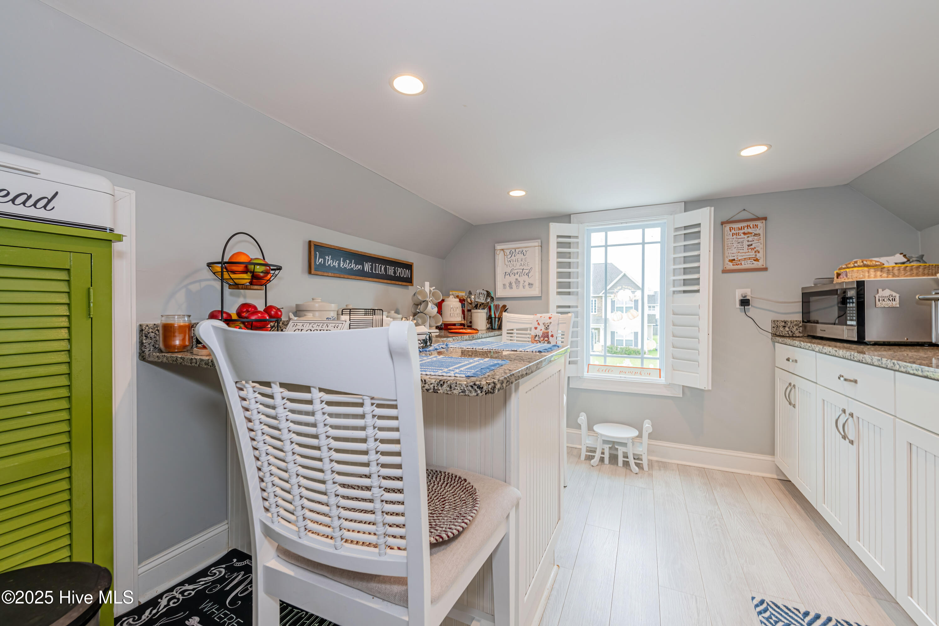 311 Catamaran Road