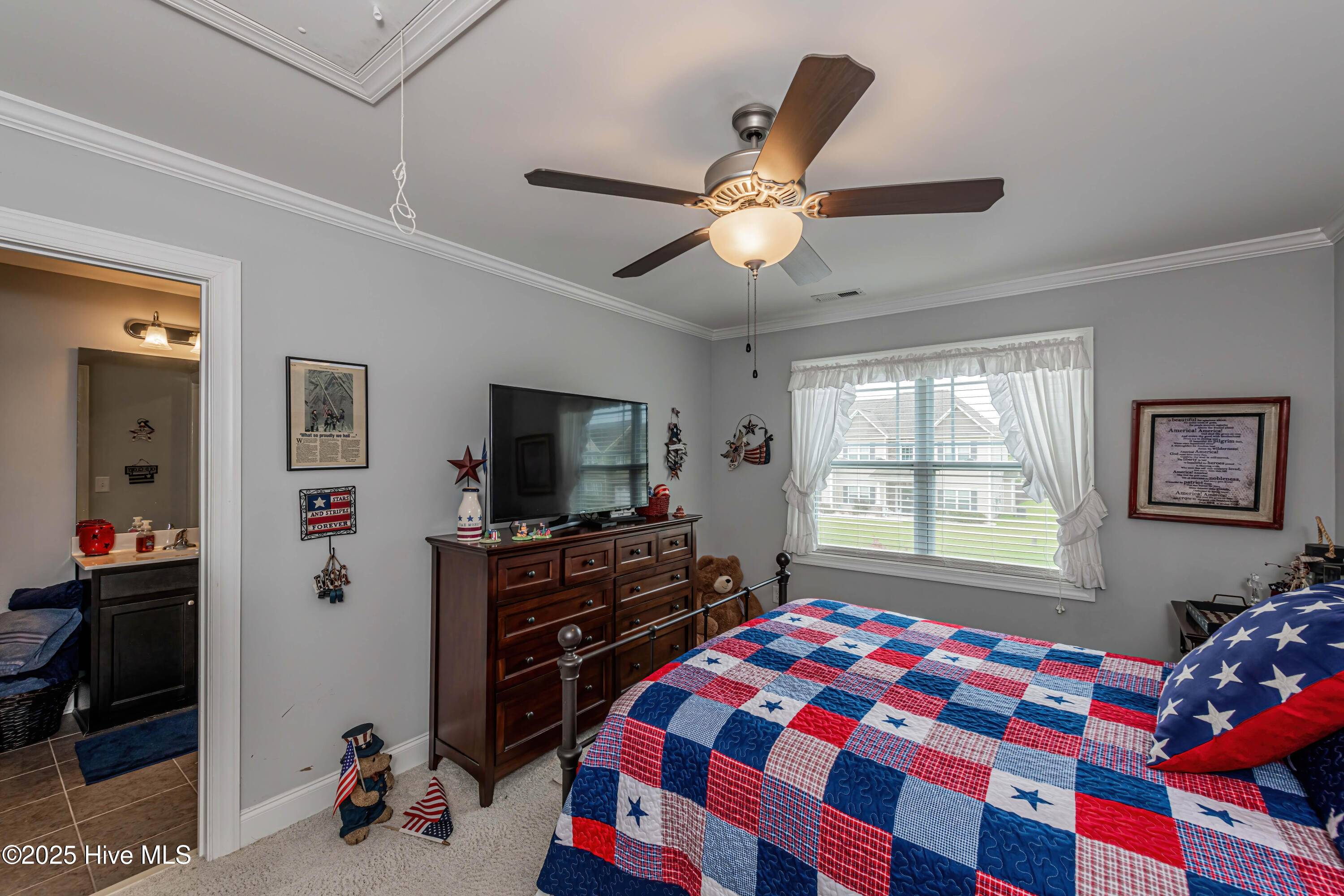 311 Catamaran Road