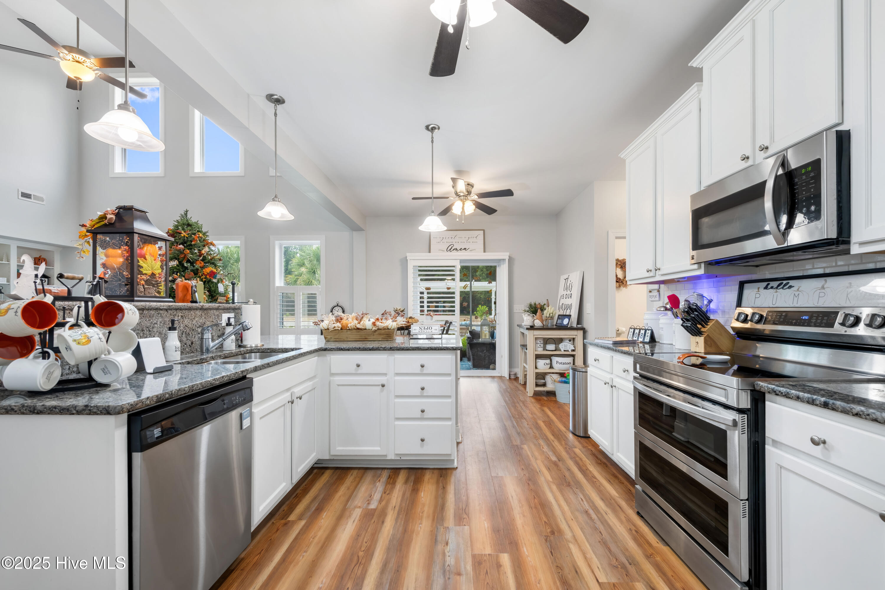 311 Catamaran Road