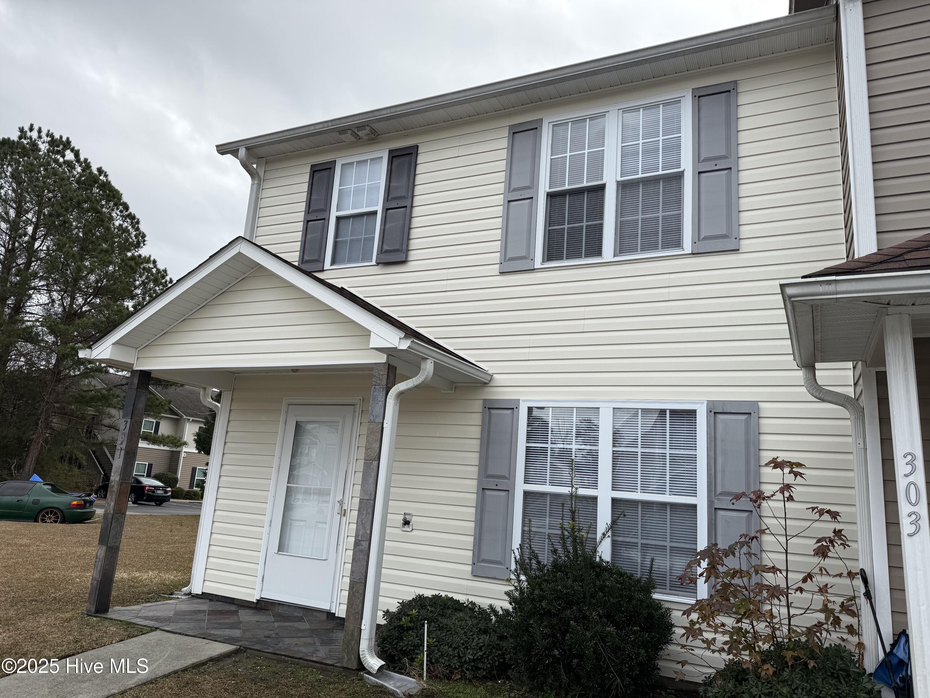 301 Comanche Trail