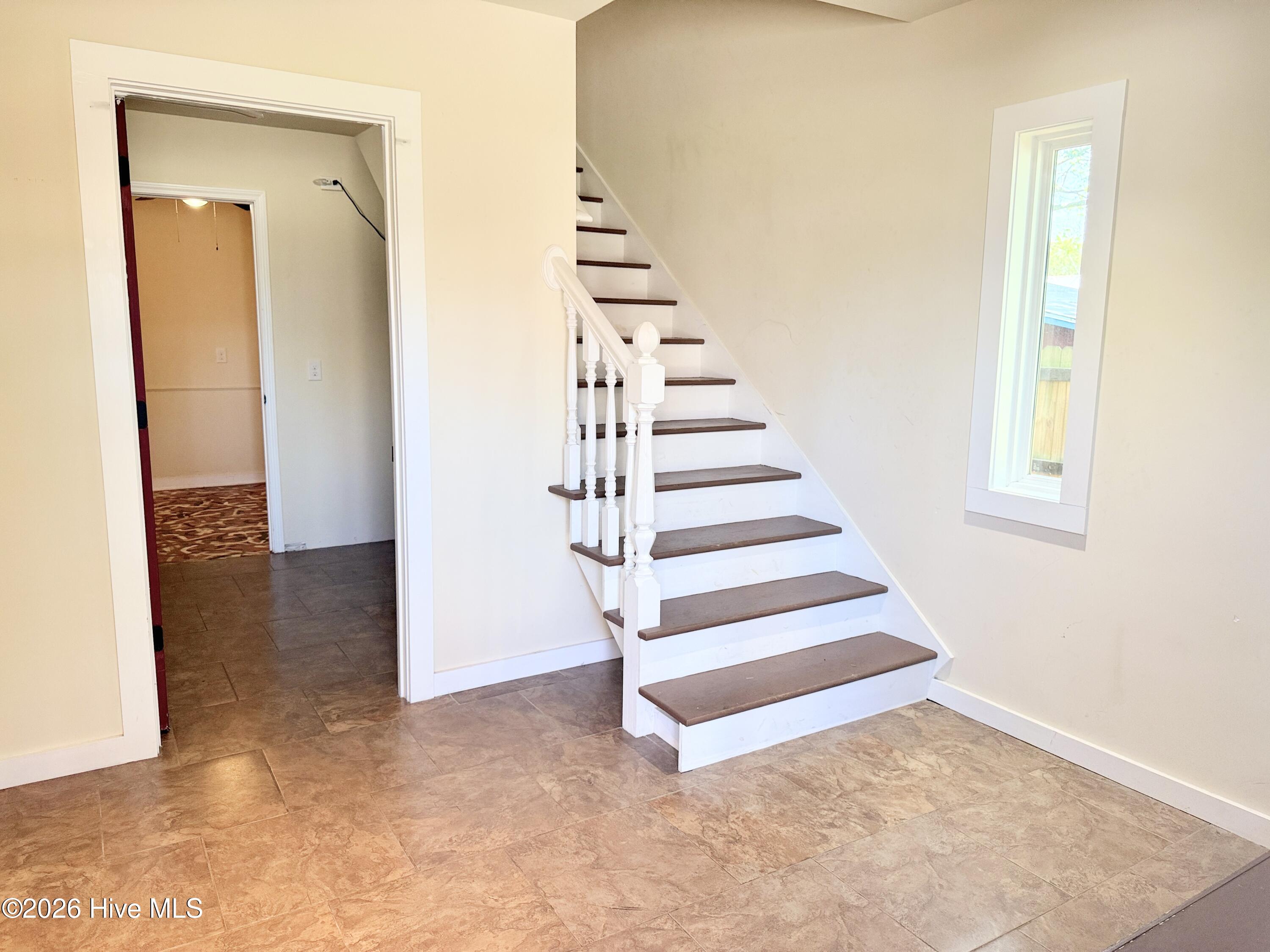 511 N B Street