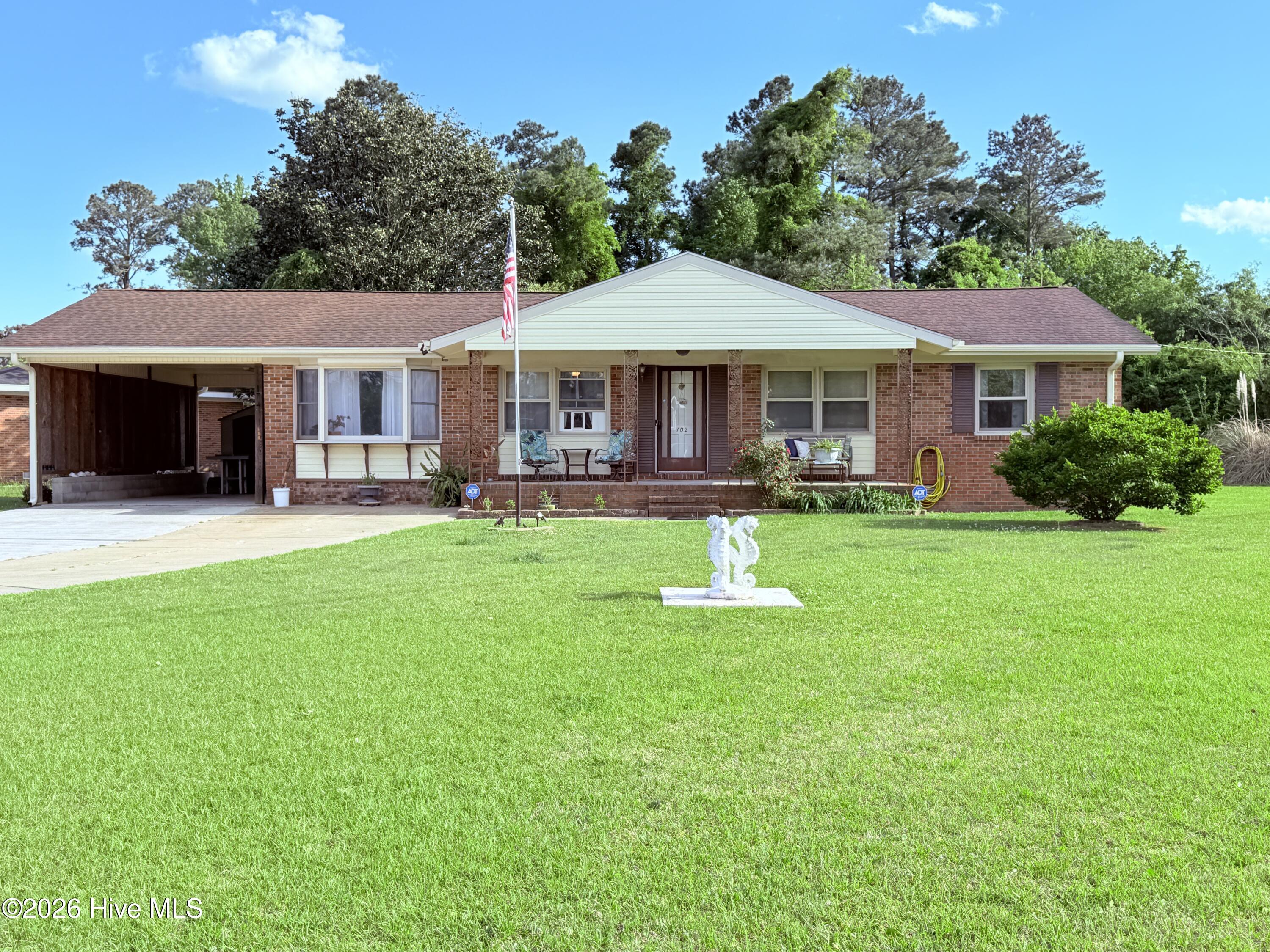 102 Yorkshire Drive