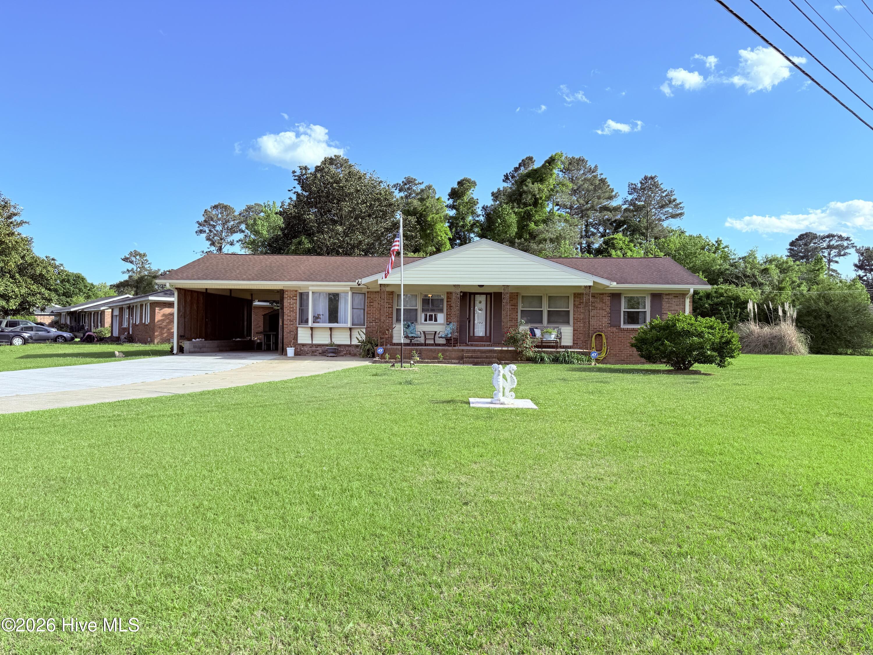 102 Yorkshire Drive