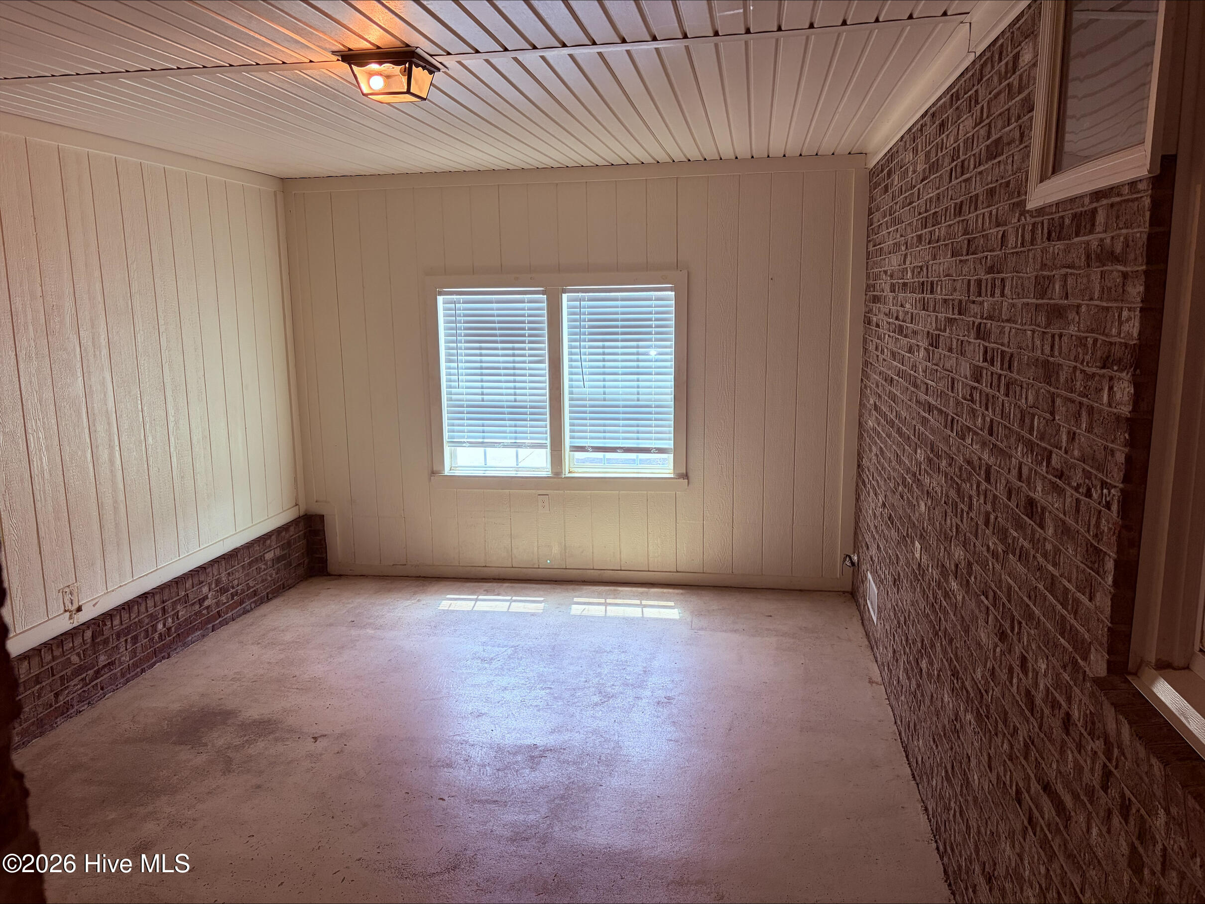 2103 Hilltop Lane