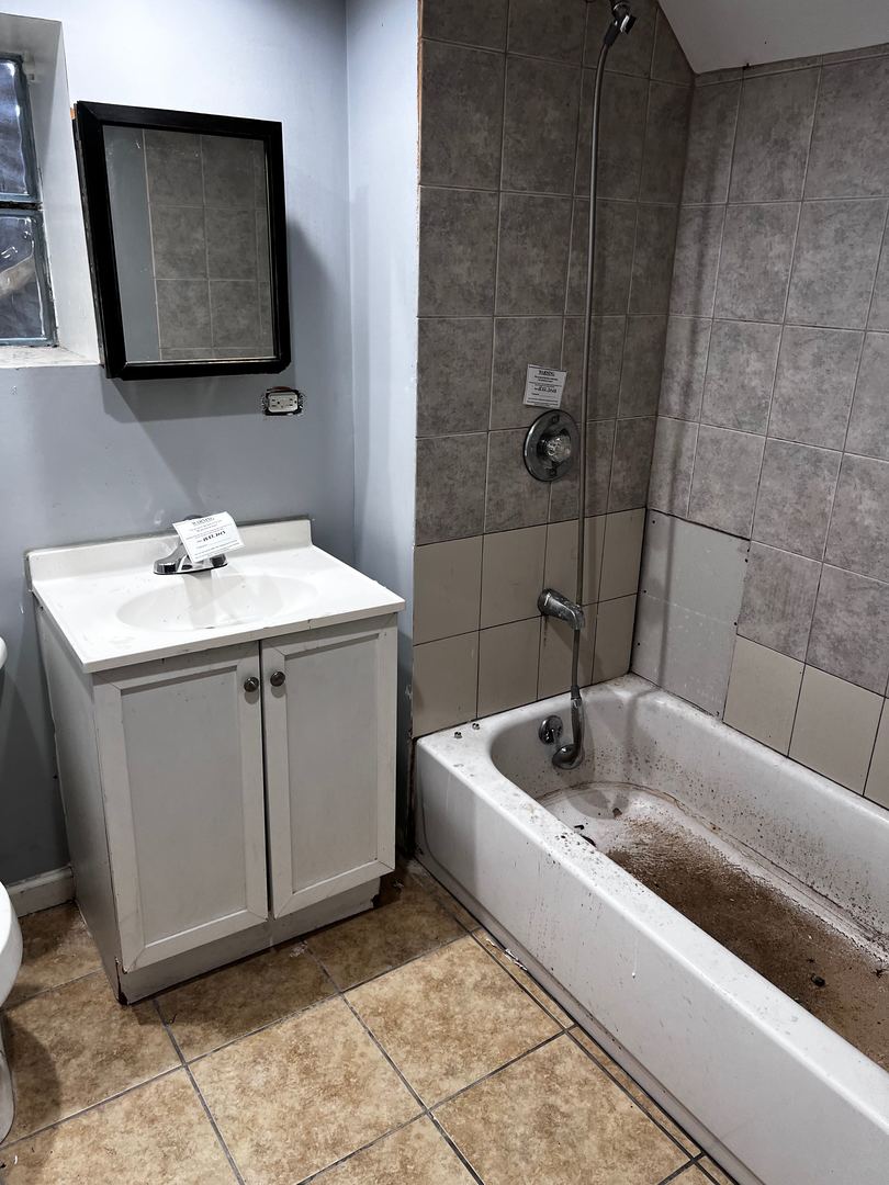 2249 N Narragansett Avenue