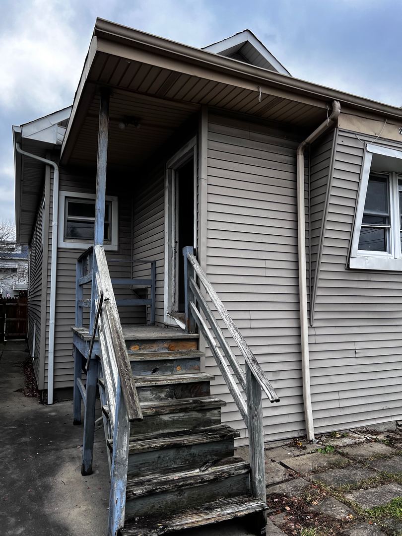 2249 N Narragansett Avenue