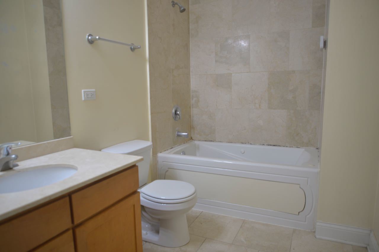 1325 E Marquette Road E Unit: 3