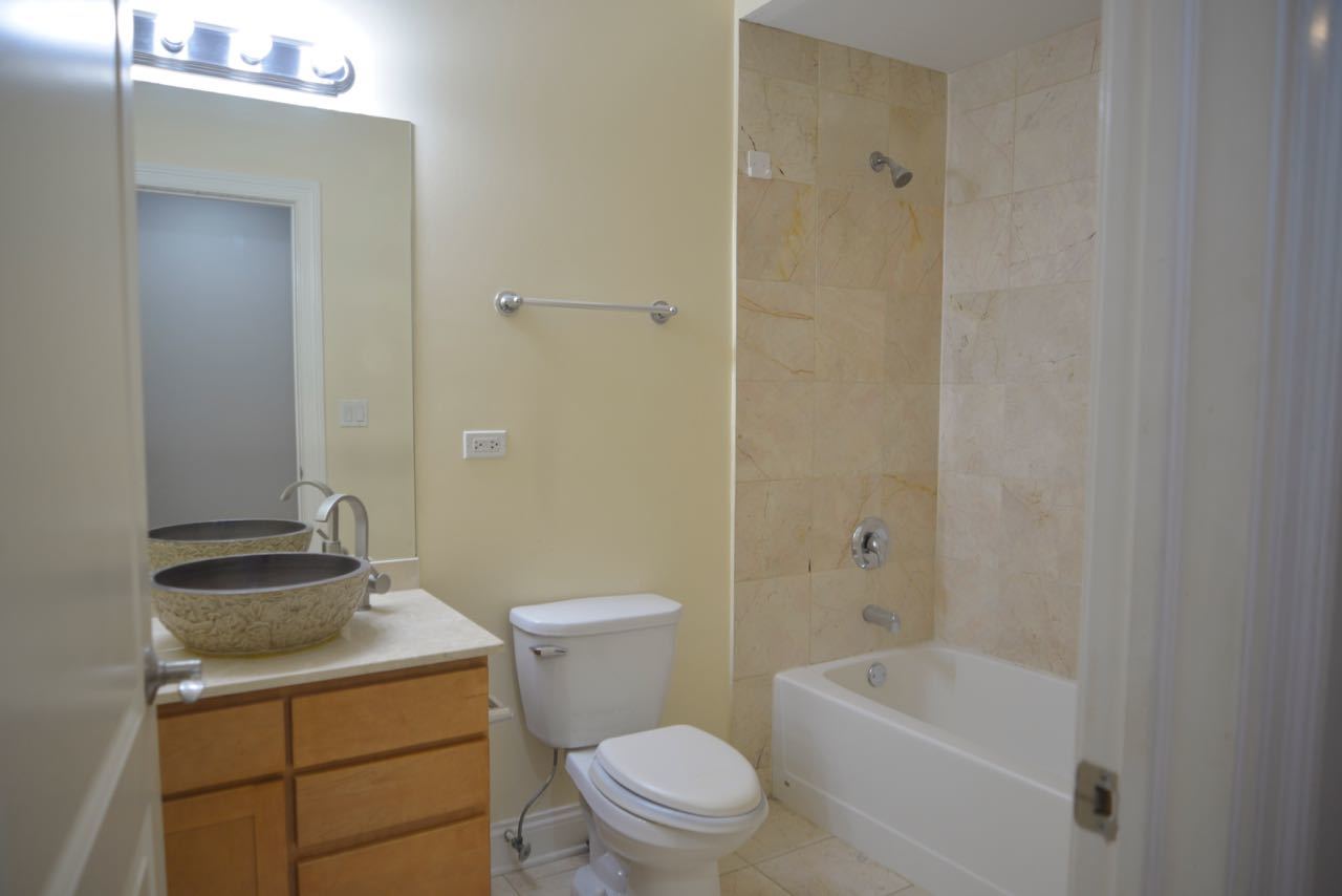 1325 E Marquette Road E Unit: 3