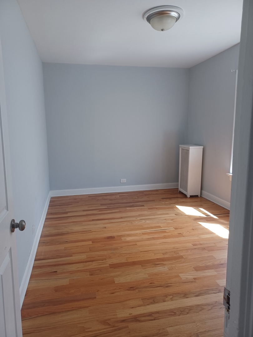 5735 N Kimball Avenue Unit: 3D