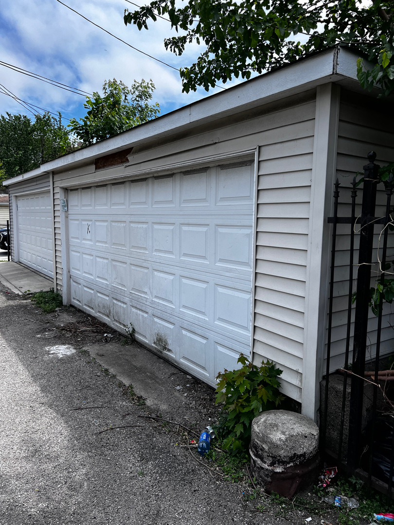 3936 W Congress Parkway W