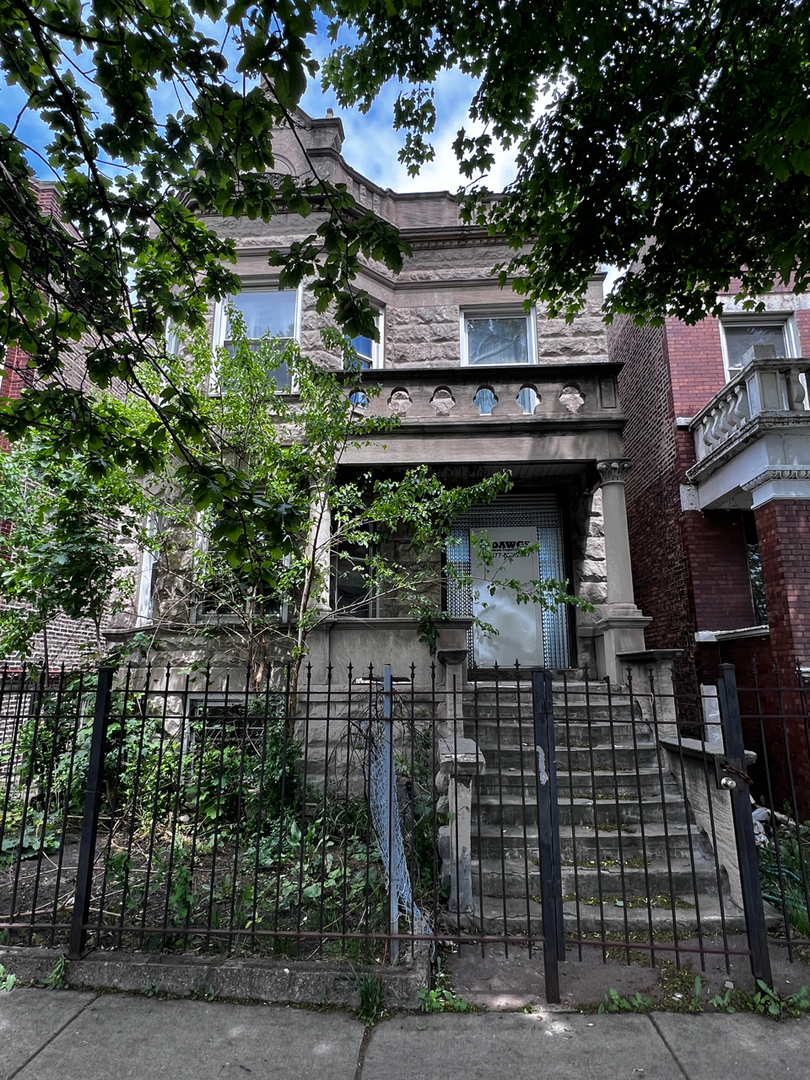 3936 W Congress Parkway W