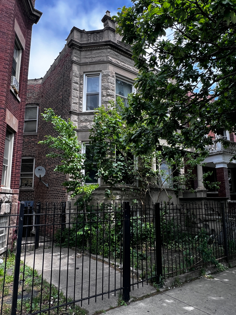 3936 W Congress Parkway W